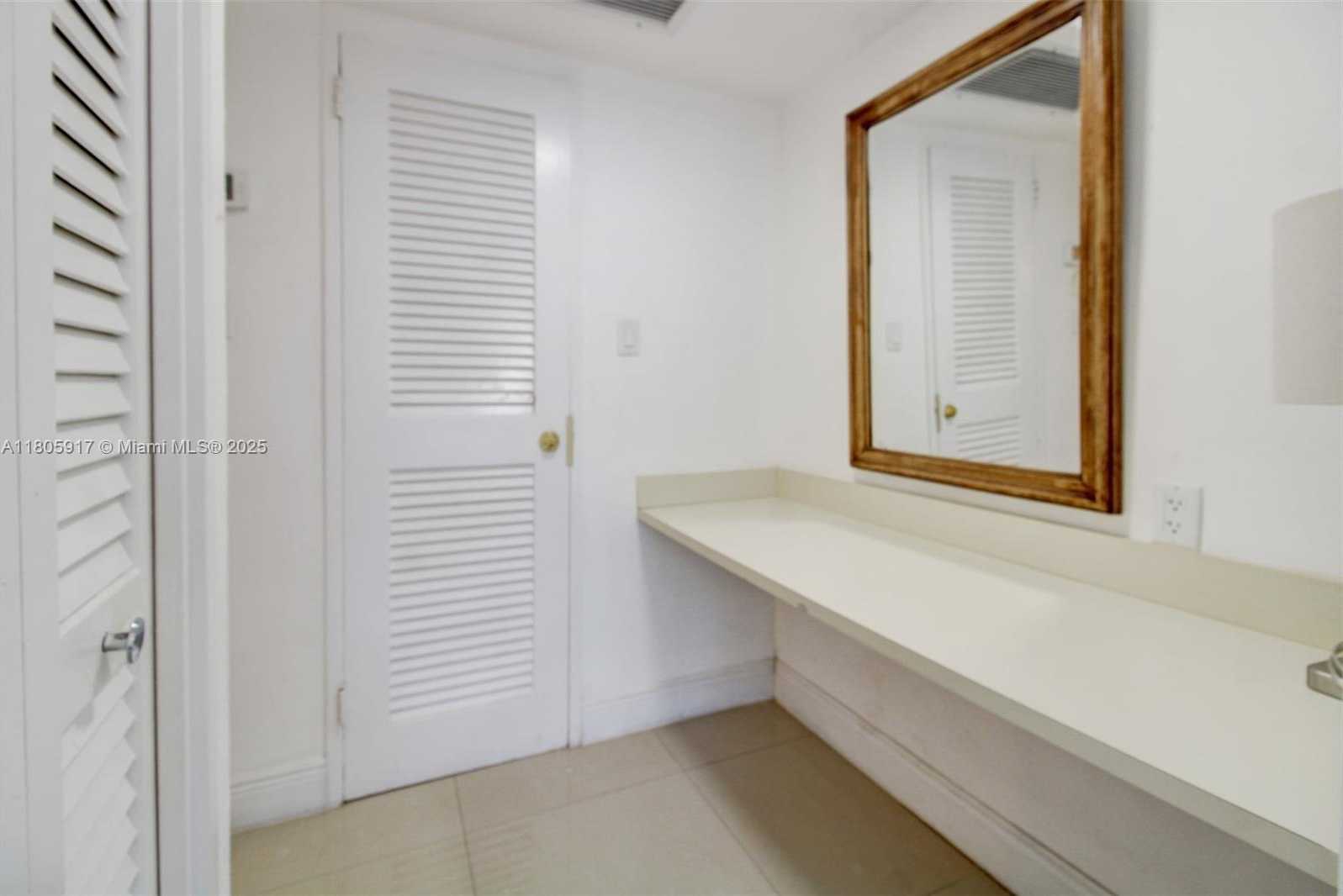Small Image of 5225 COLLINS AVE #1409, Miami Beach Number 11
