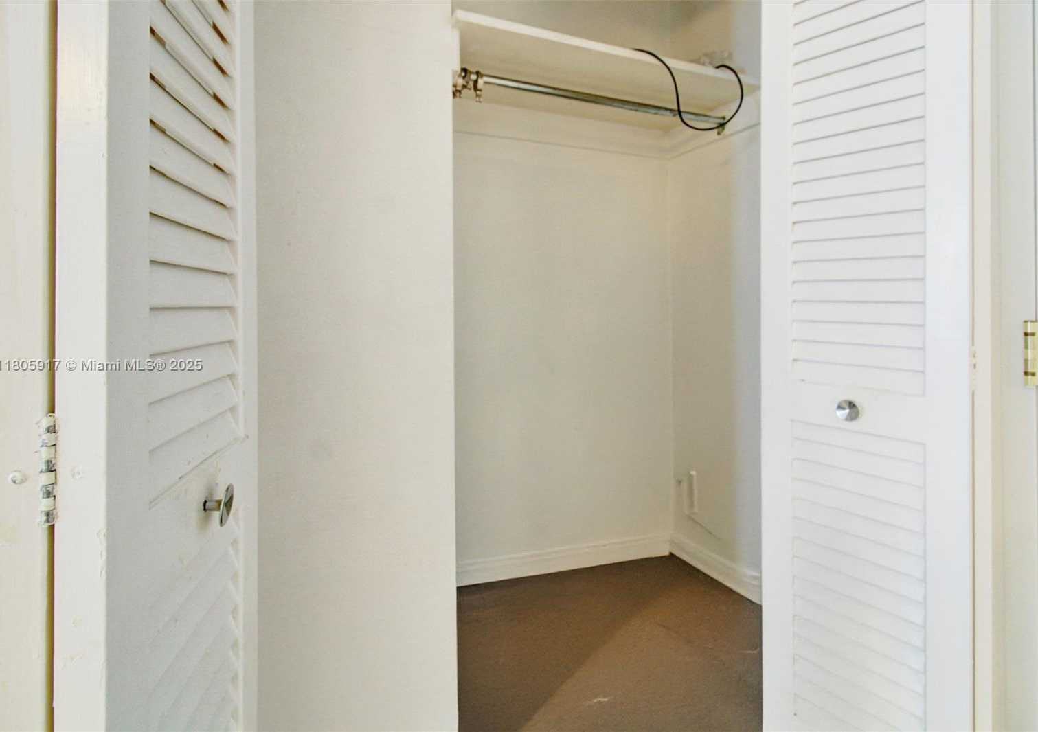 Small Image of 5225 COLLINS AVE #1409, Miami Beach Number 12