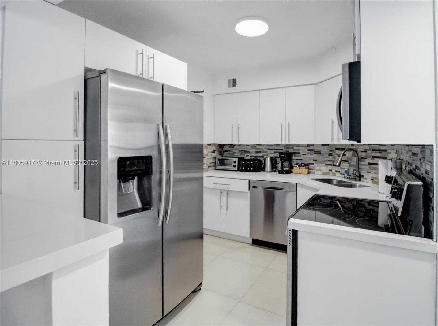 Small Image of 5225 COLLINS AVE #1409, Miami Beach Number 15