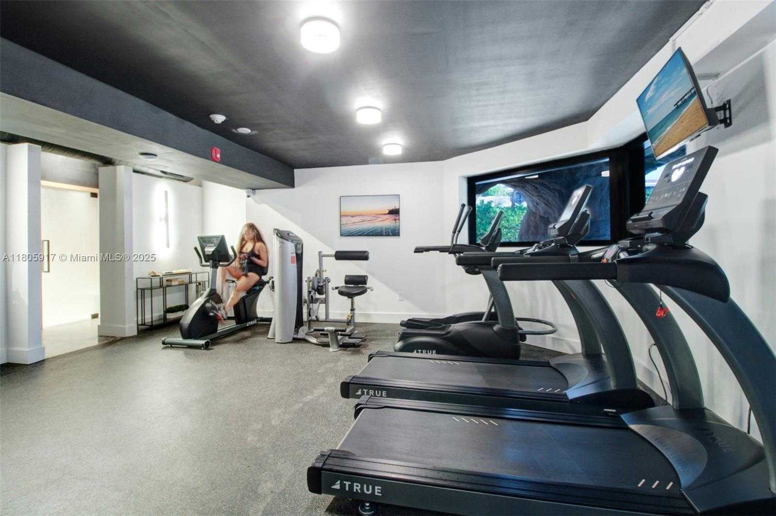 Small Image of 5225 COLLINS AVE #1409, Miami Beach Number 25