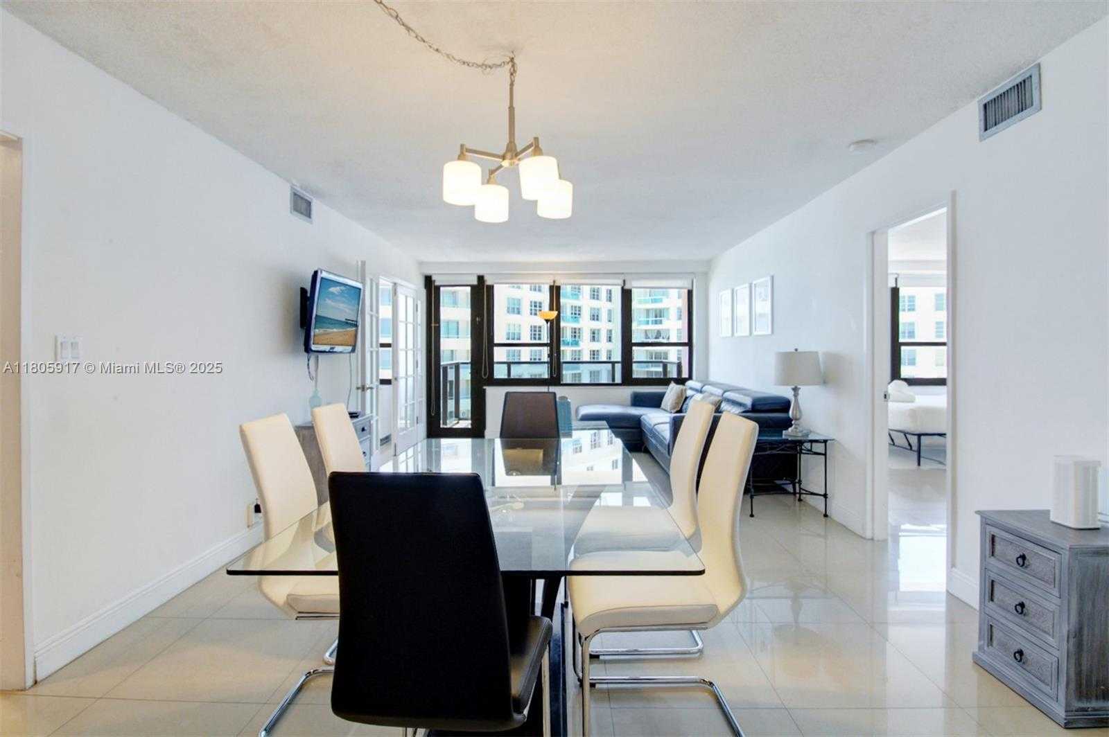 Small Image of 5225 COLLINS AVE #1409, Miami Beach Number 4