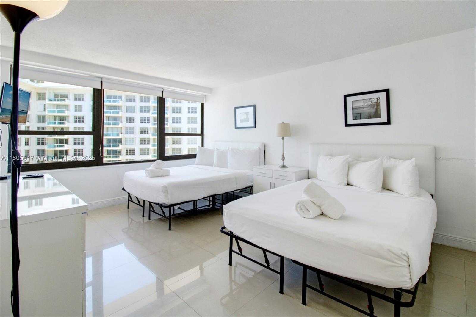 Small Image of 5225 COLLINS AVE #1409, Miami Beach Number 8