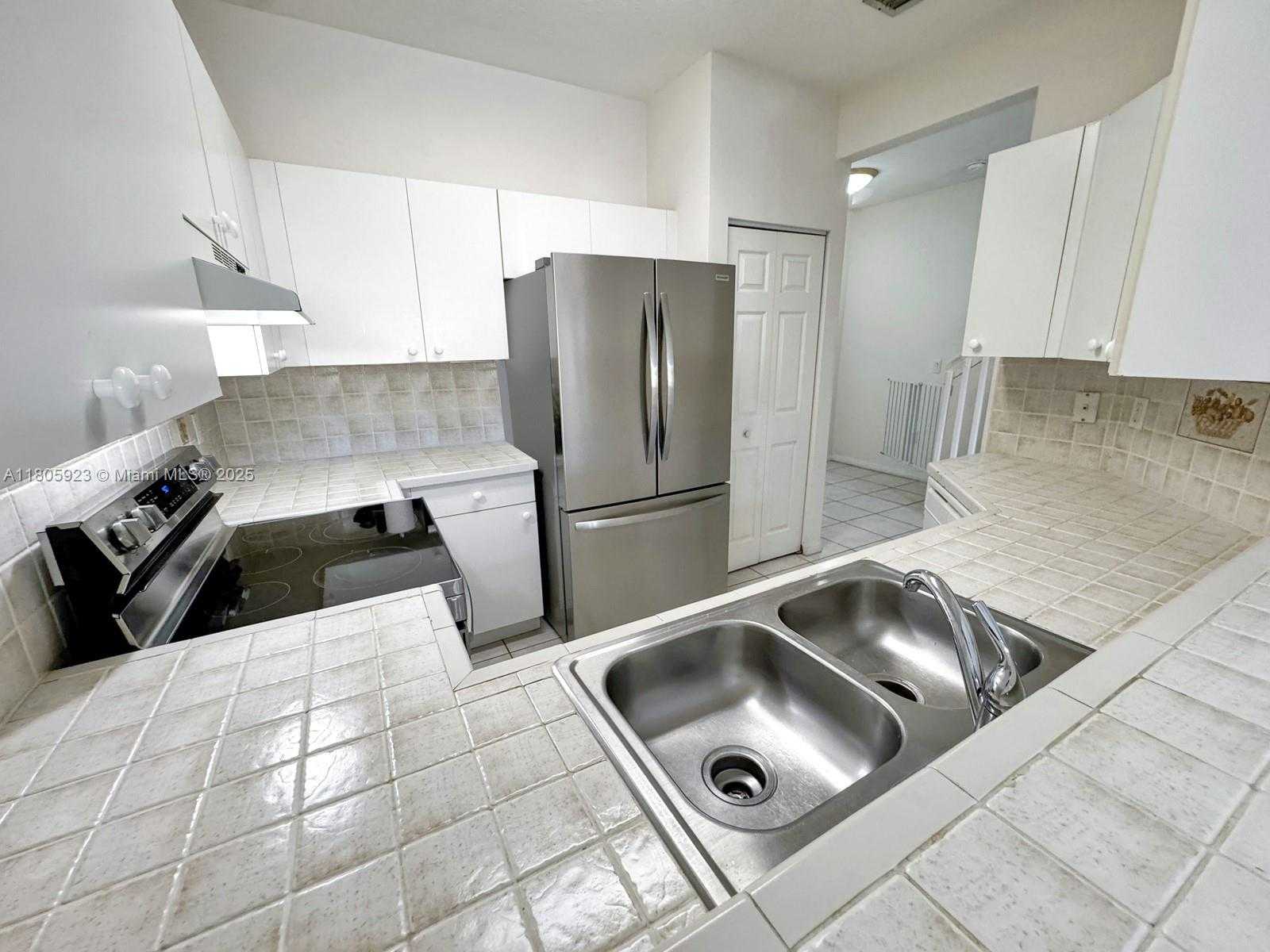 Small Image of 1104 NORTH WEST 100TH AVE, Pembroke Pines Number 10