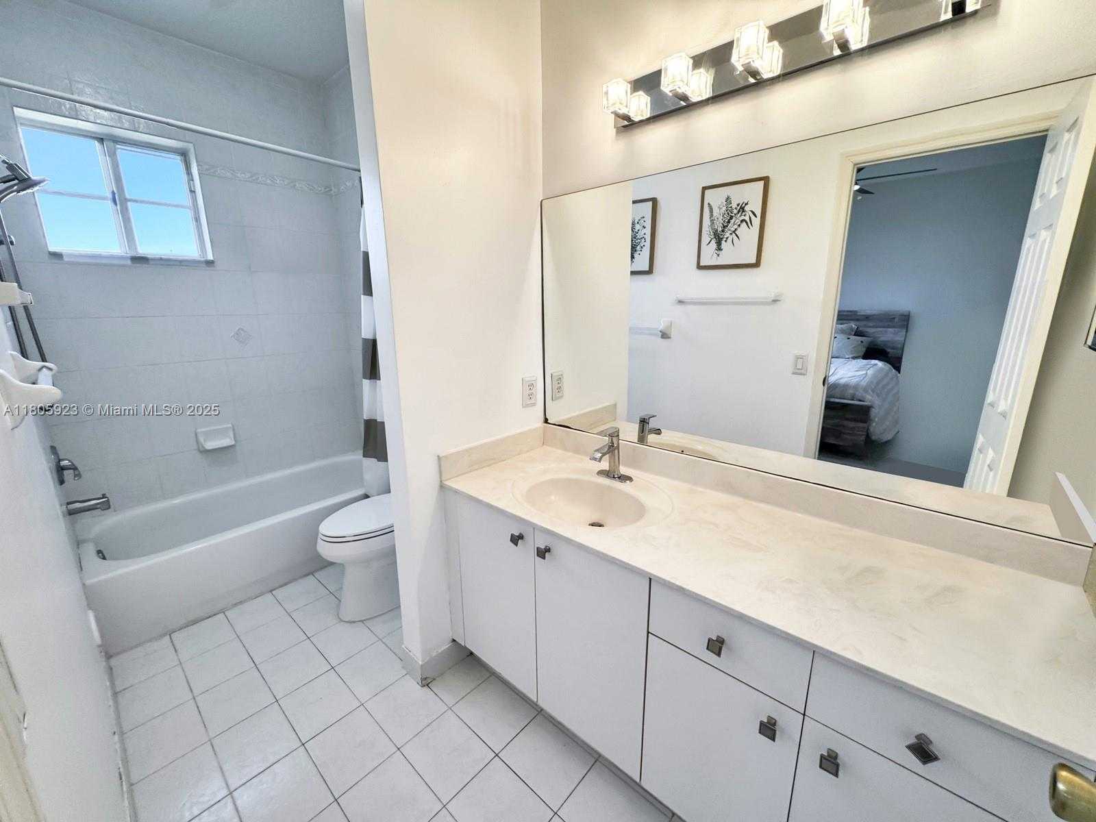 Small Image of 1104 NORTH WEST 100TH AVE, Pembroke Pines Number 19