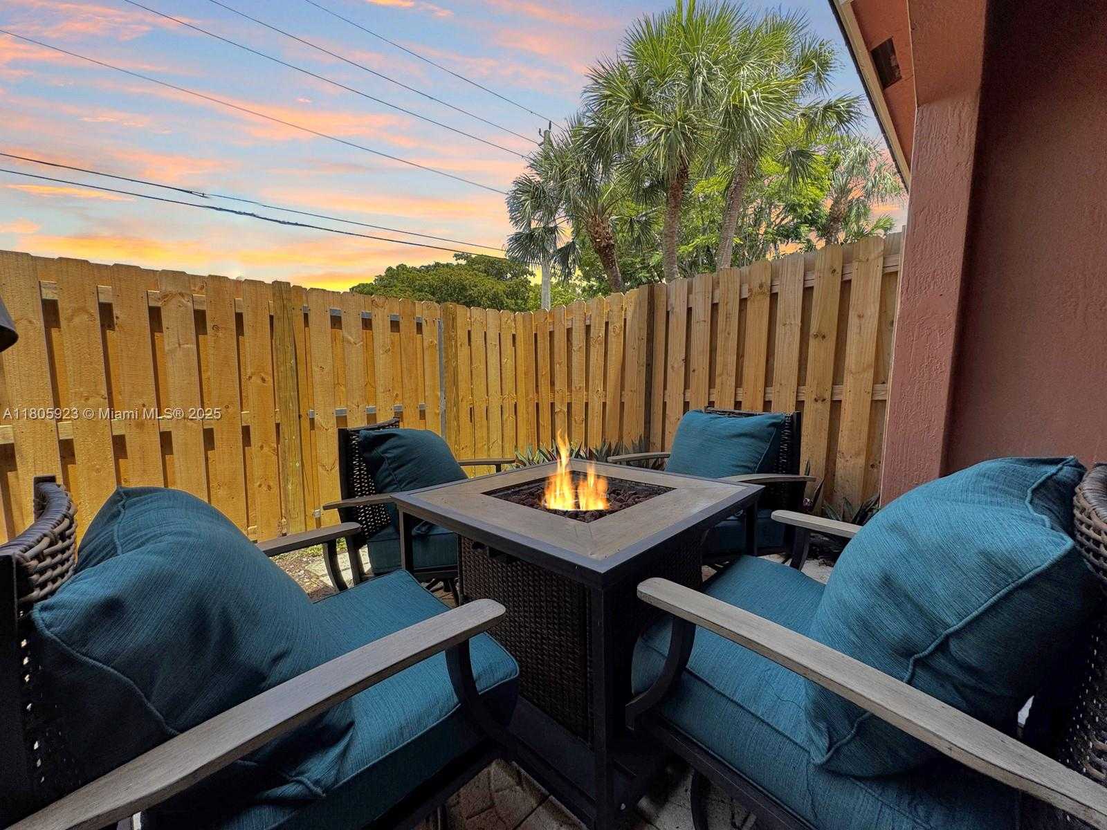 Small Image of 1104 NORTH WEST 100TH AVE, Pembroke Pines Number 27