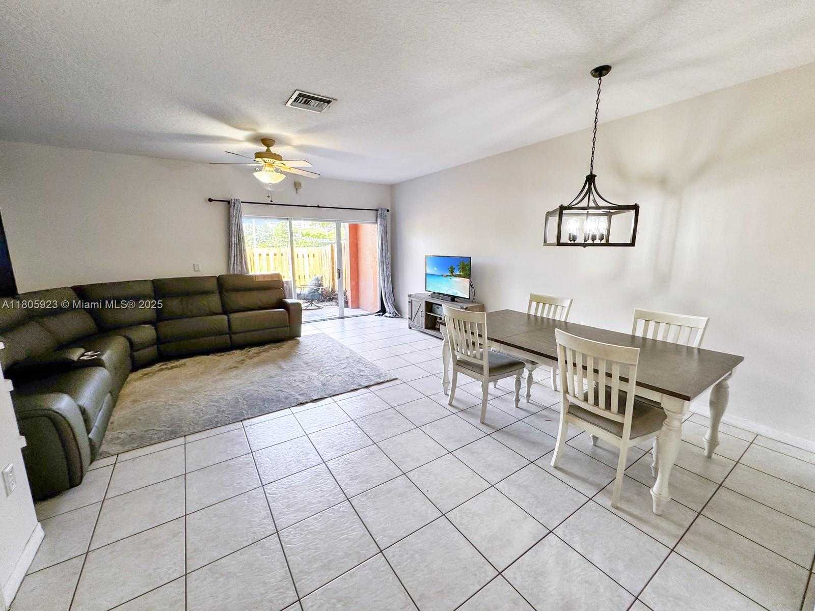Small Image of 1104 NORTH WEST 100TH AVE, Pembroke Pines Number 6