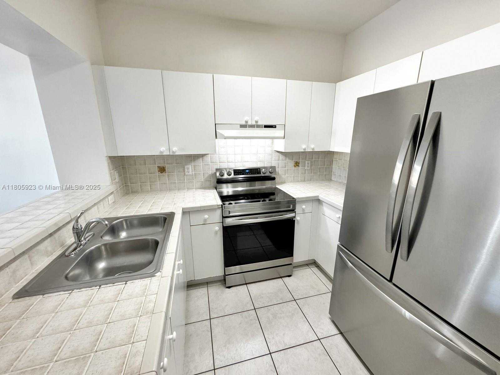 Small Image of 1104 NORTH WEST 100TH AVE, Pembroke Pines Number 7