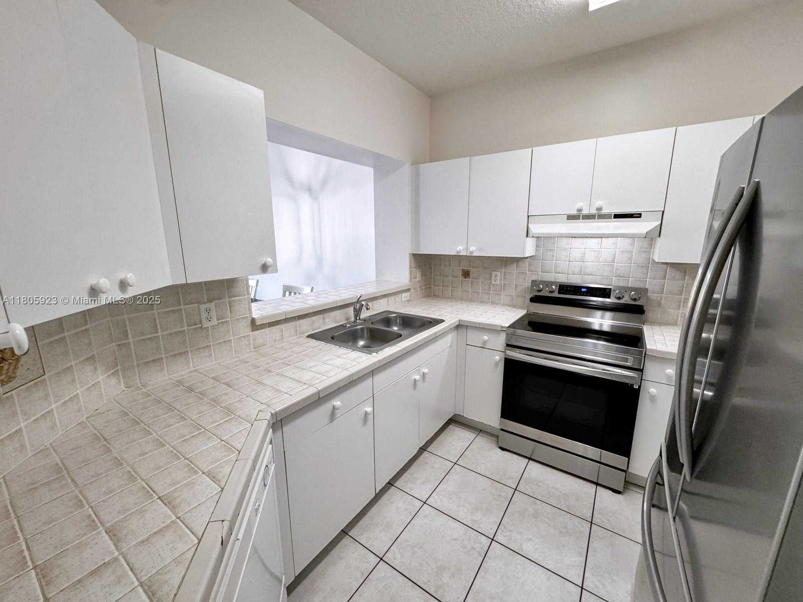 Small Image of 1104 NORTH WEST 100TH AVE, Pembroke Pines Number 8