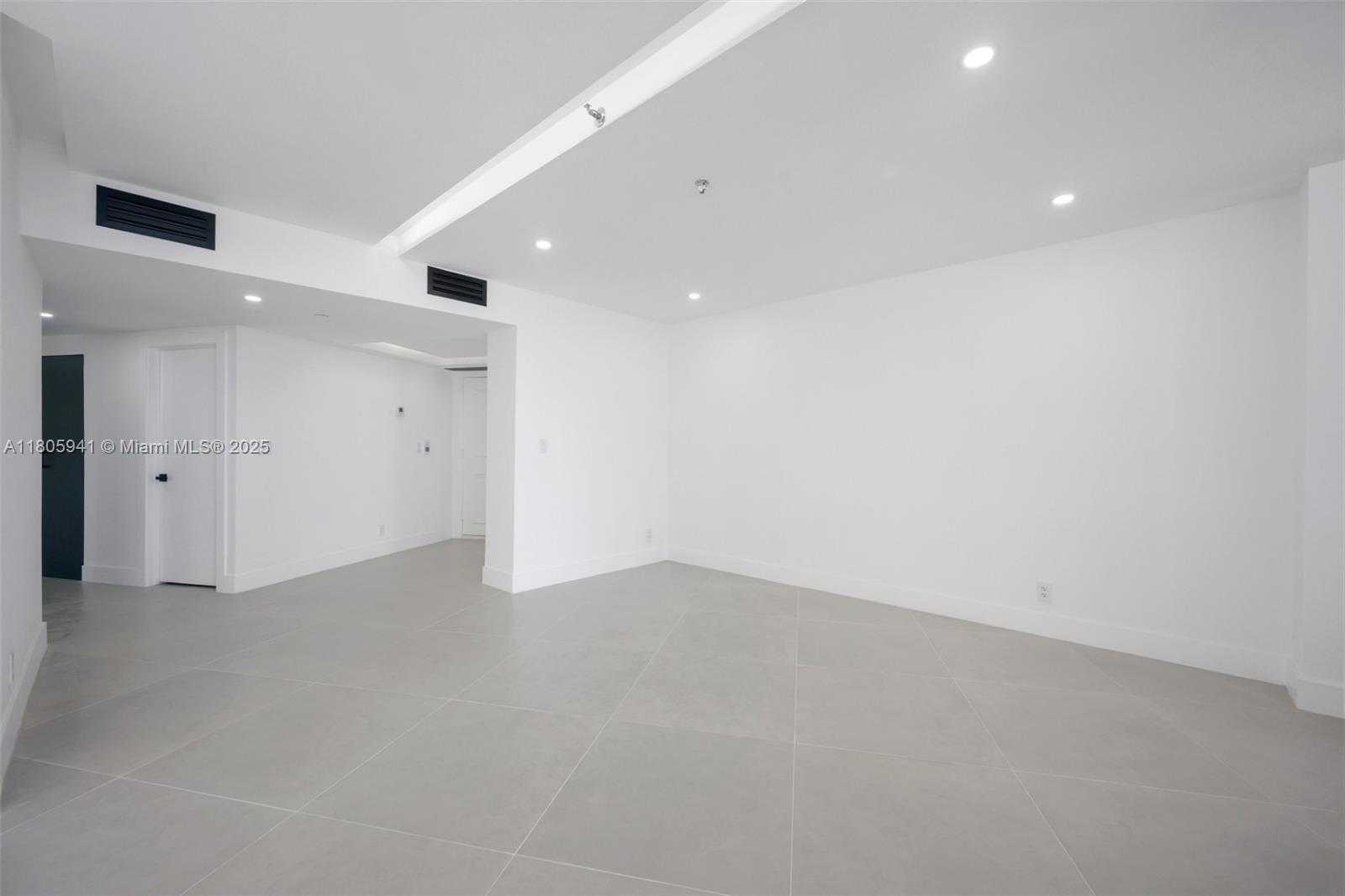 Small Image of 20281 EAST COUNTRY CLUB DR #1008, Aventura Number 11