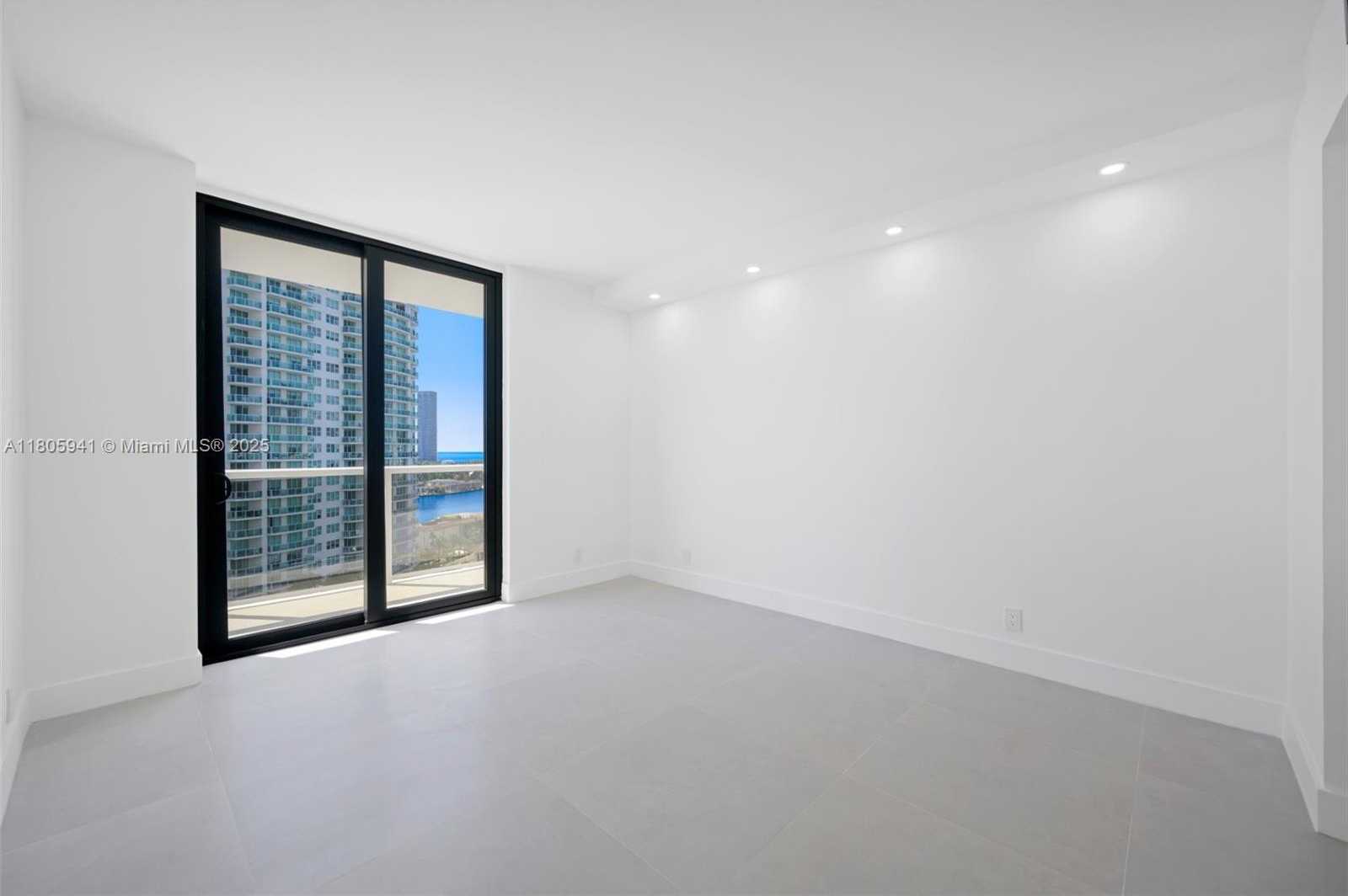 Small Image of 20281 EAST COUNTRY CLUB DR #1008, Aventura Number 14