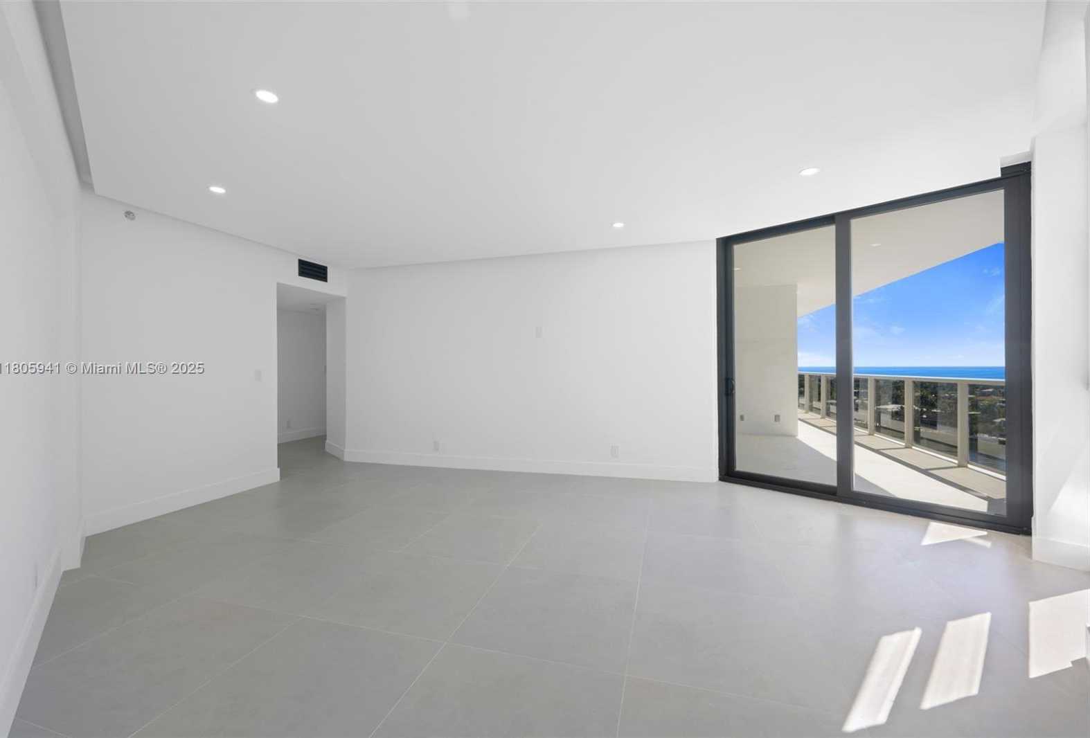 Small Image of 20281 EAST COUNTRY CLUB DR #1008, Aventura Number 20