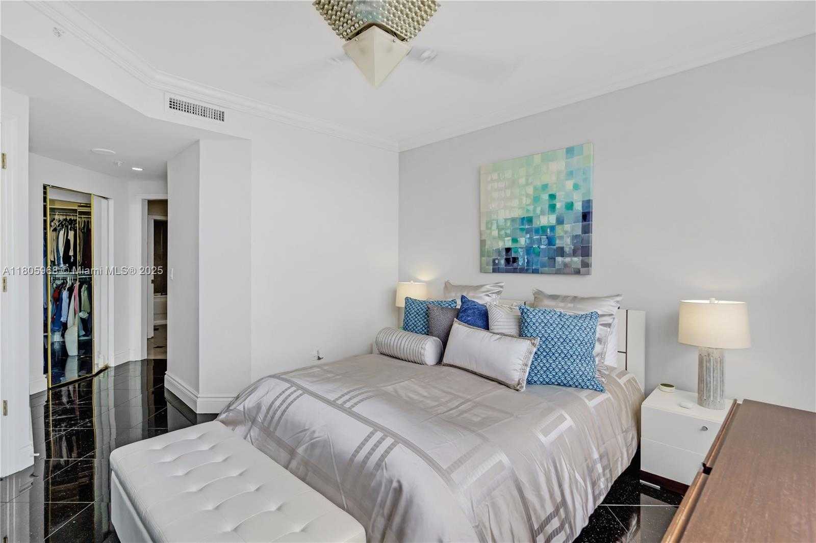 Small Image of 848 BRICKELL KEY DR #3803, Miami Number 21