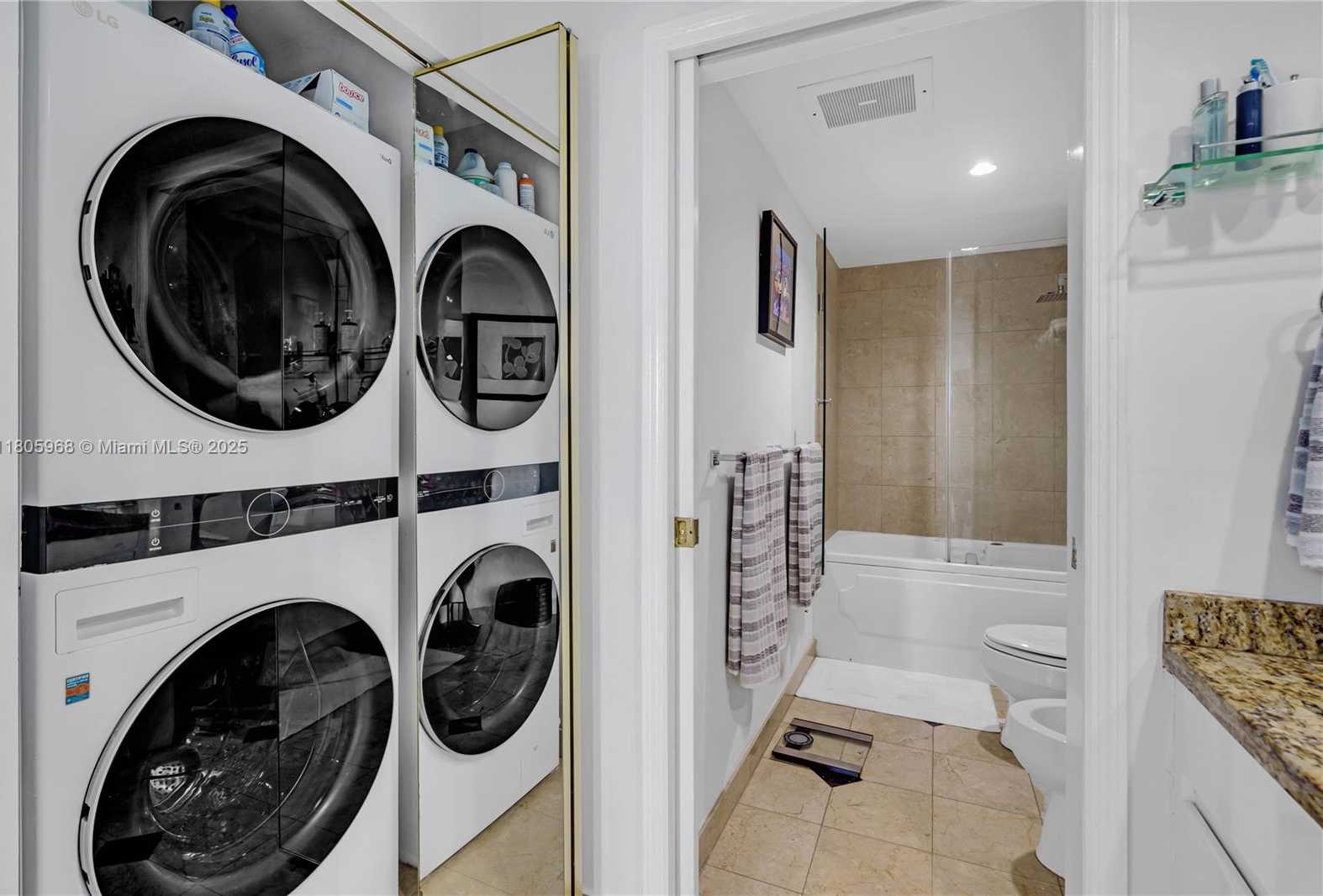 Small Image of 848 BRICKELL KEY DR #3803, Miami Number 26