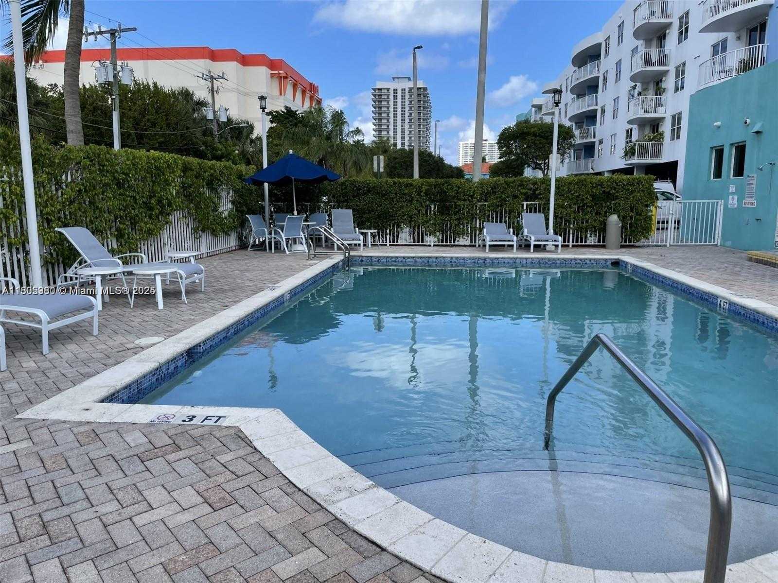 Small Image of 1555 NORTH TREASURE DR #201, North Bay Village Number 20