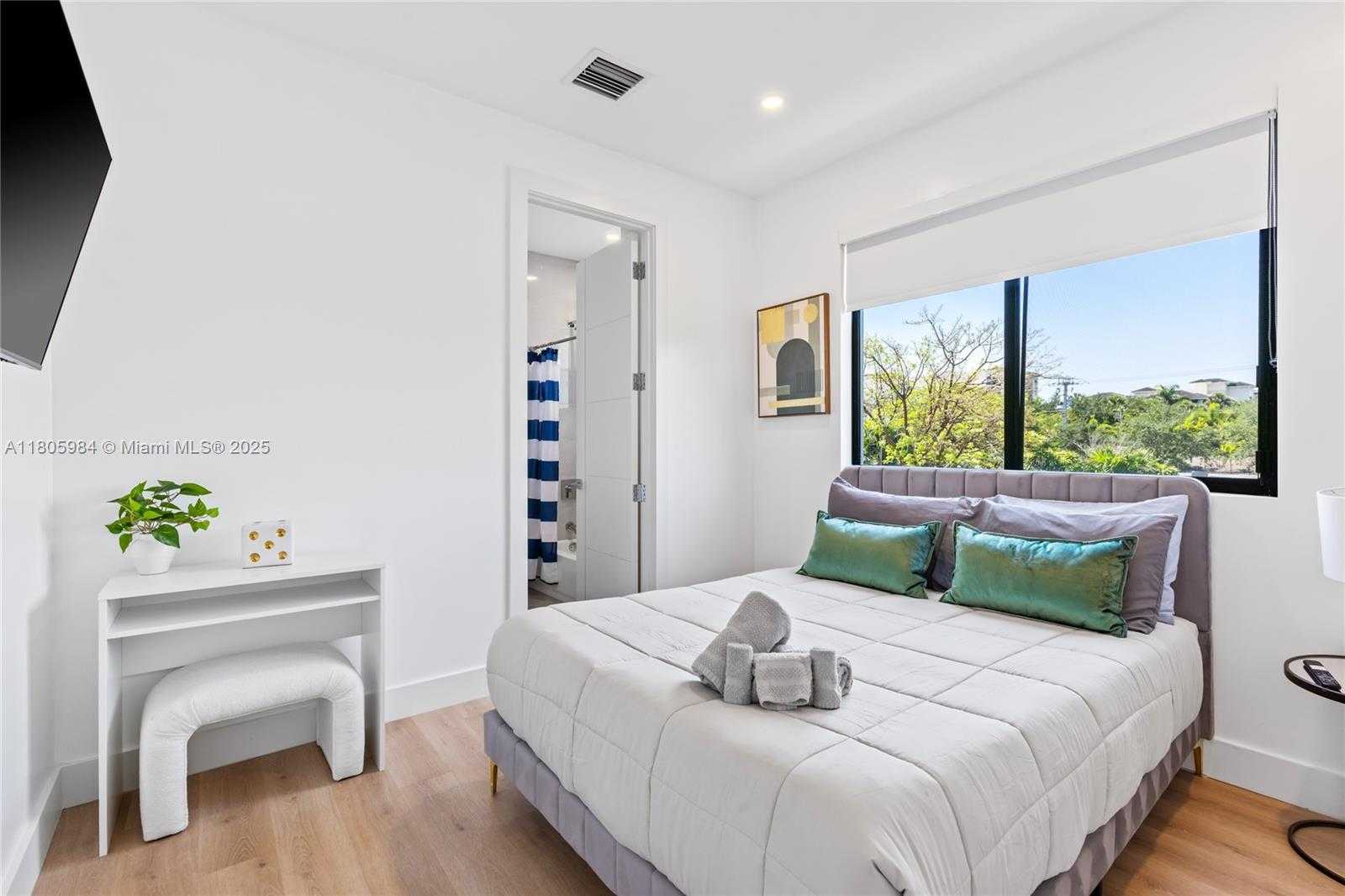 Small Image of 1116 NORTH EAST 10TH AVE, Fort Lauderdale Number 31