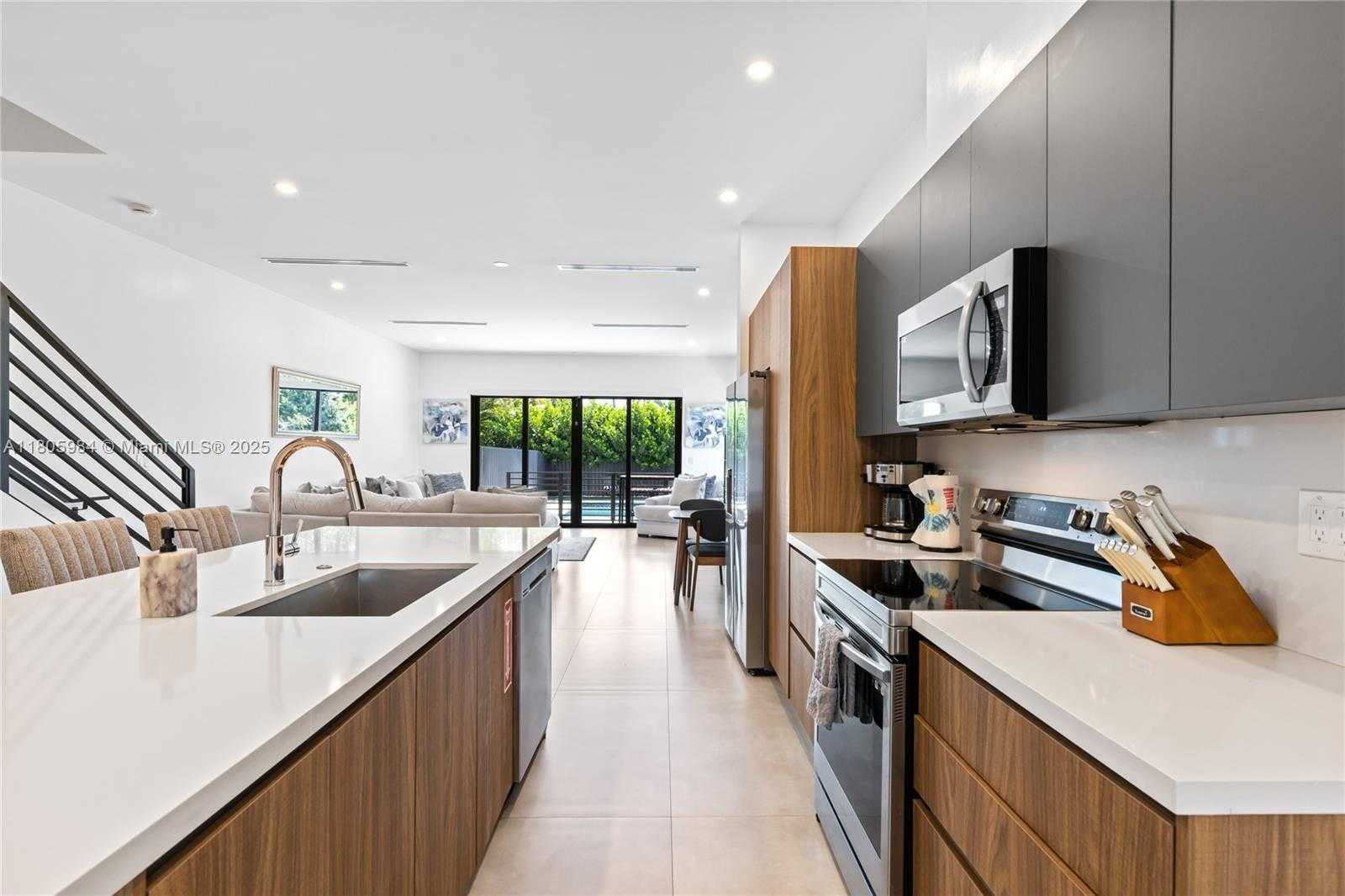 Small Image of 1116 NORTH EAST 10TH AVE, Fort Lauderdale Number 7
