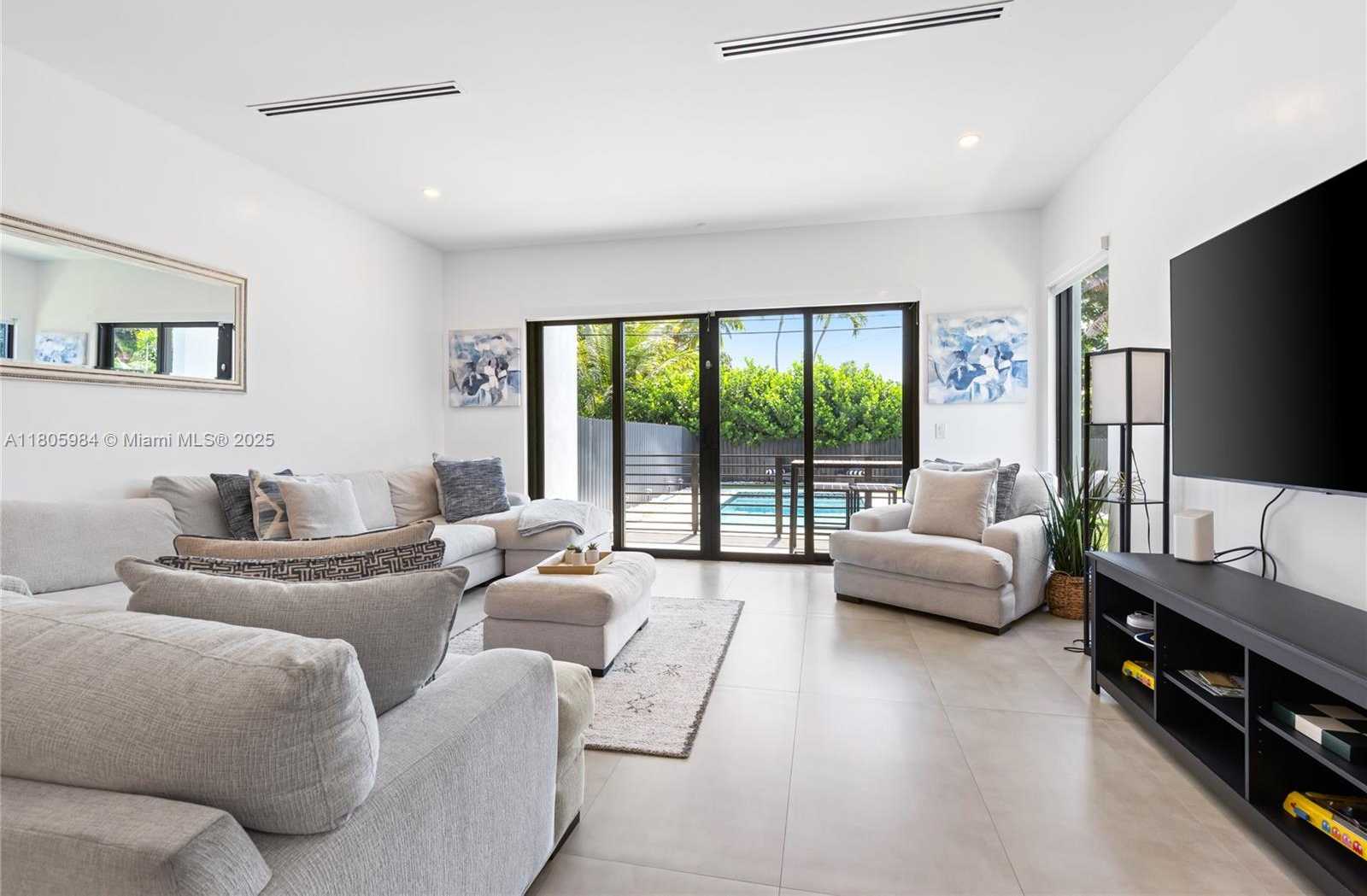 Small Image of 1116 NORTH EAST 10TH AVE, Fort Lauderdale Number 9
