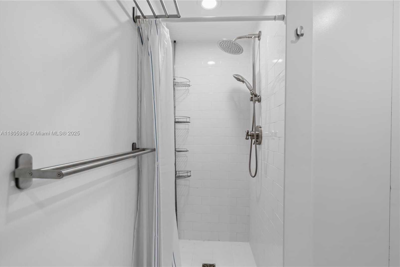 Small Image of 690 SOUTH WEST 1ST CT #2717, Miami Number 24