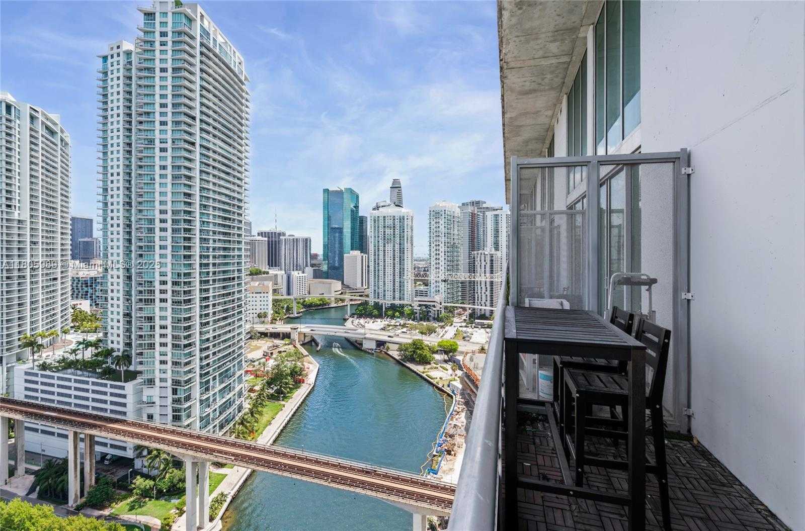 Small Image of 690 SOUTH WEST 1ST CT #2717, Miami Number 3