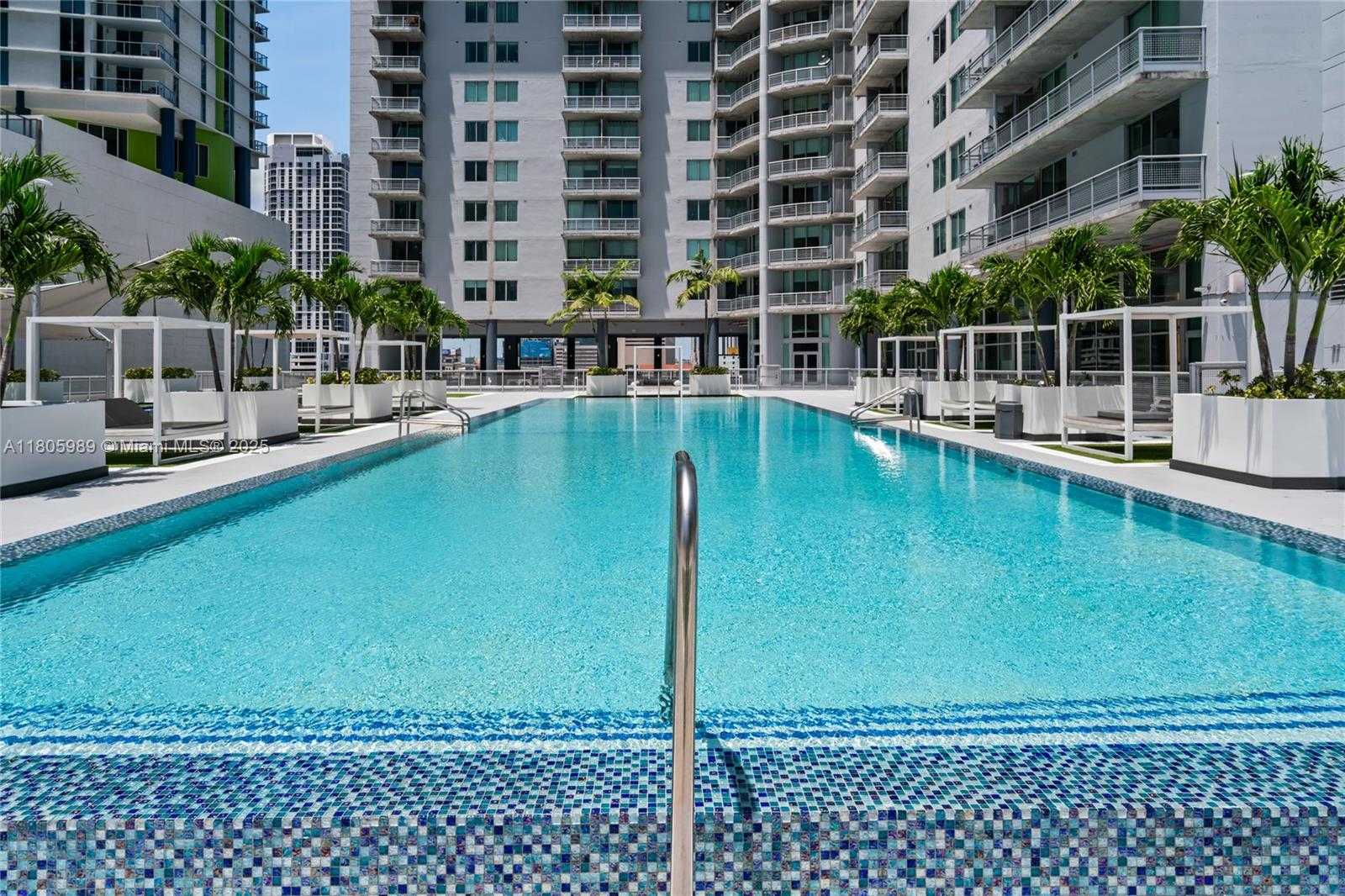 Small Image of 690 SOUTH WEST 1ST CT #2717, Miami Number 32
