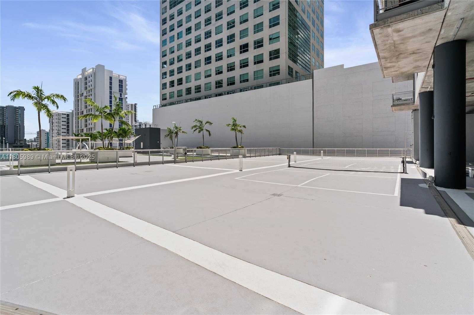 Small Image of 690 SOUTH WEST 1ST CT #2717, Miami Number 38