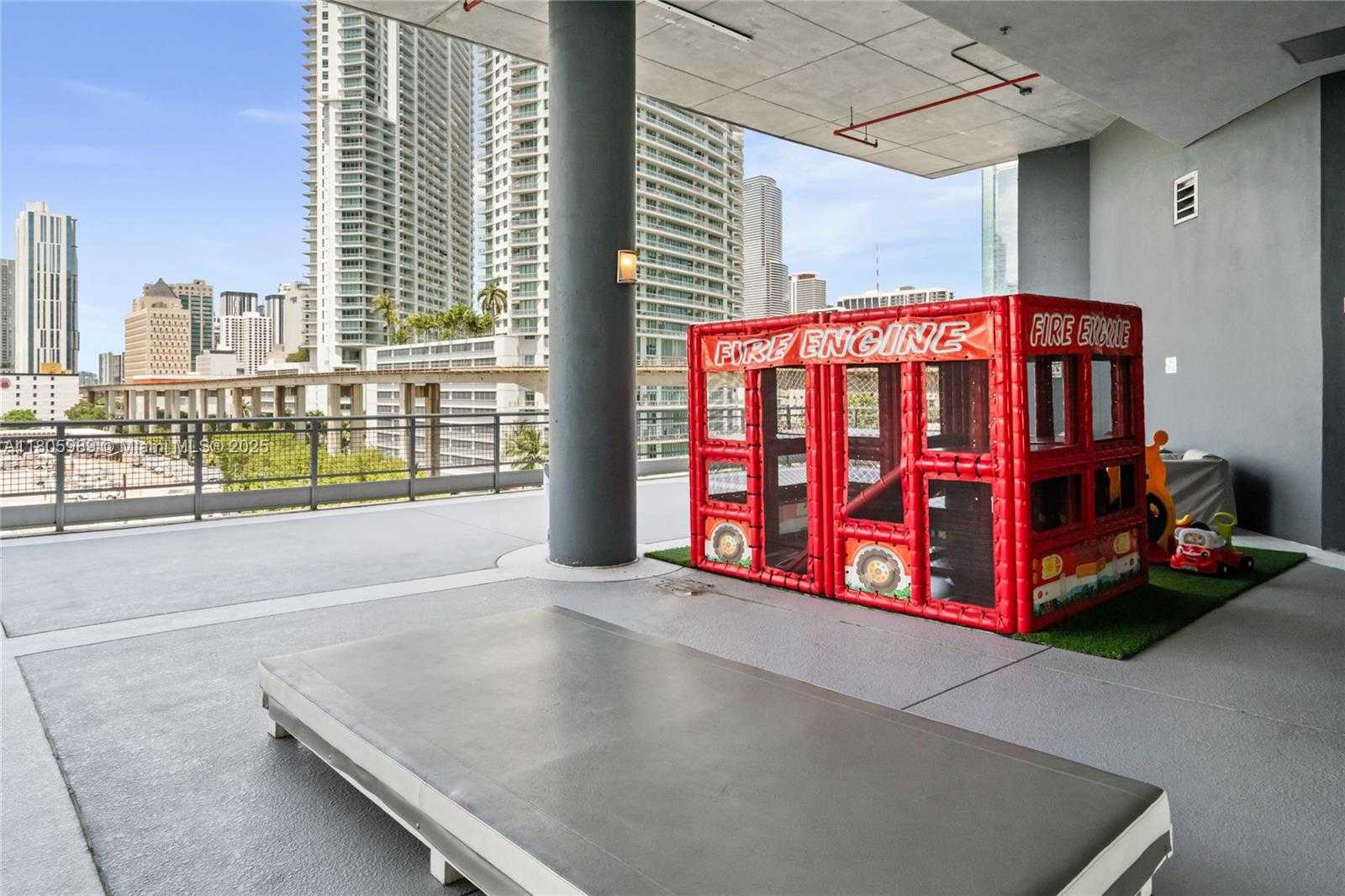 Small Image of 690 SOUTH WEST 1ST CT #2717, Miami Number 41
