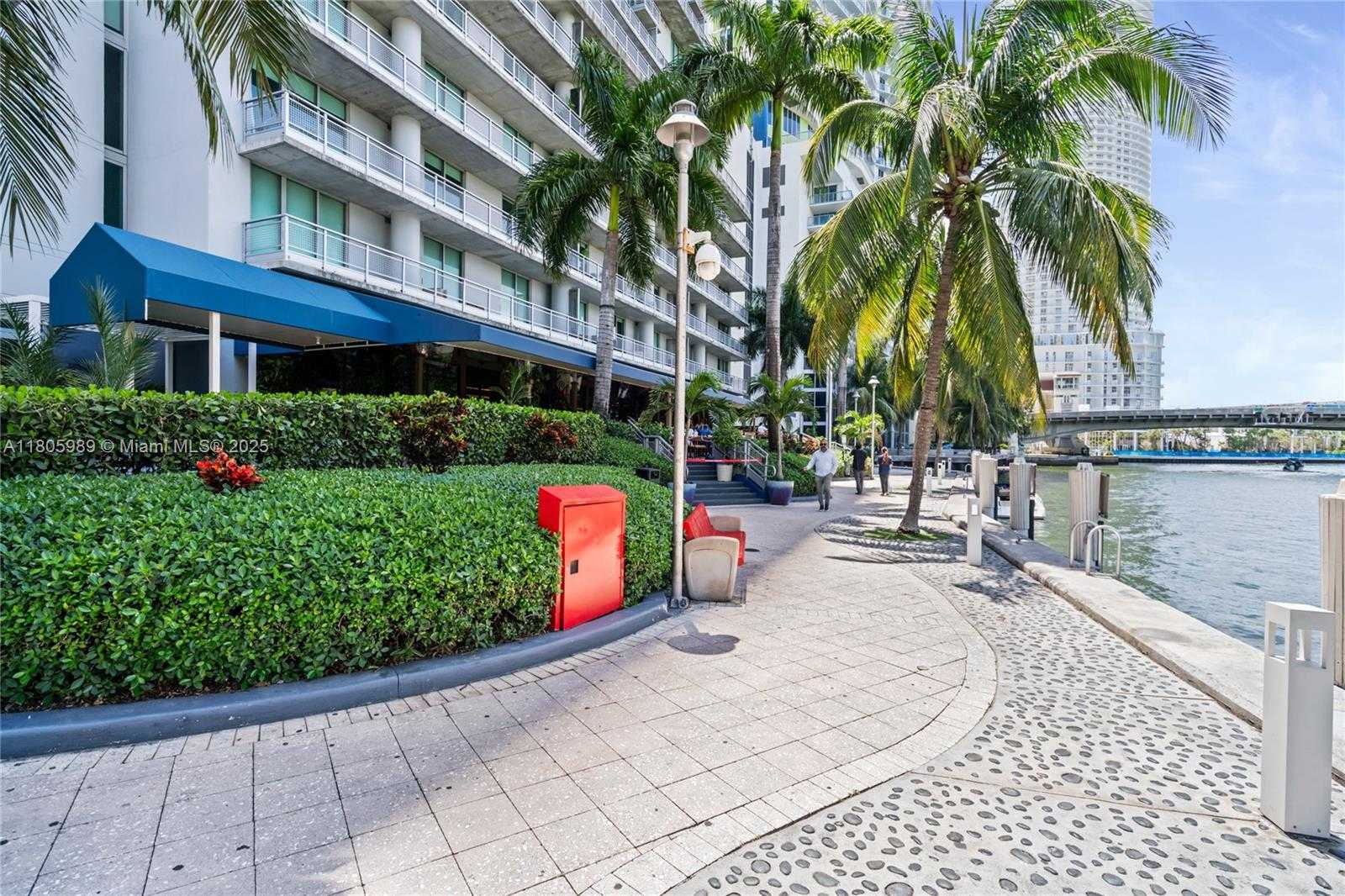 Small Image of 690 SOUTH WEST 1ST CT #2717, Miami Number 46