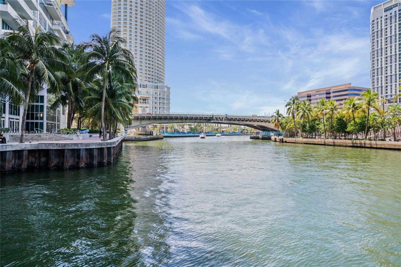 Small Image of 690 SOUTH WEST 1ST CT #2717, Miami Number 49