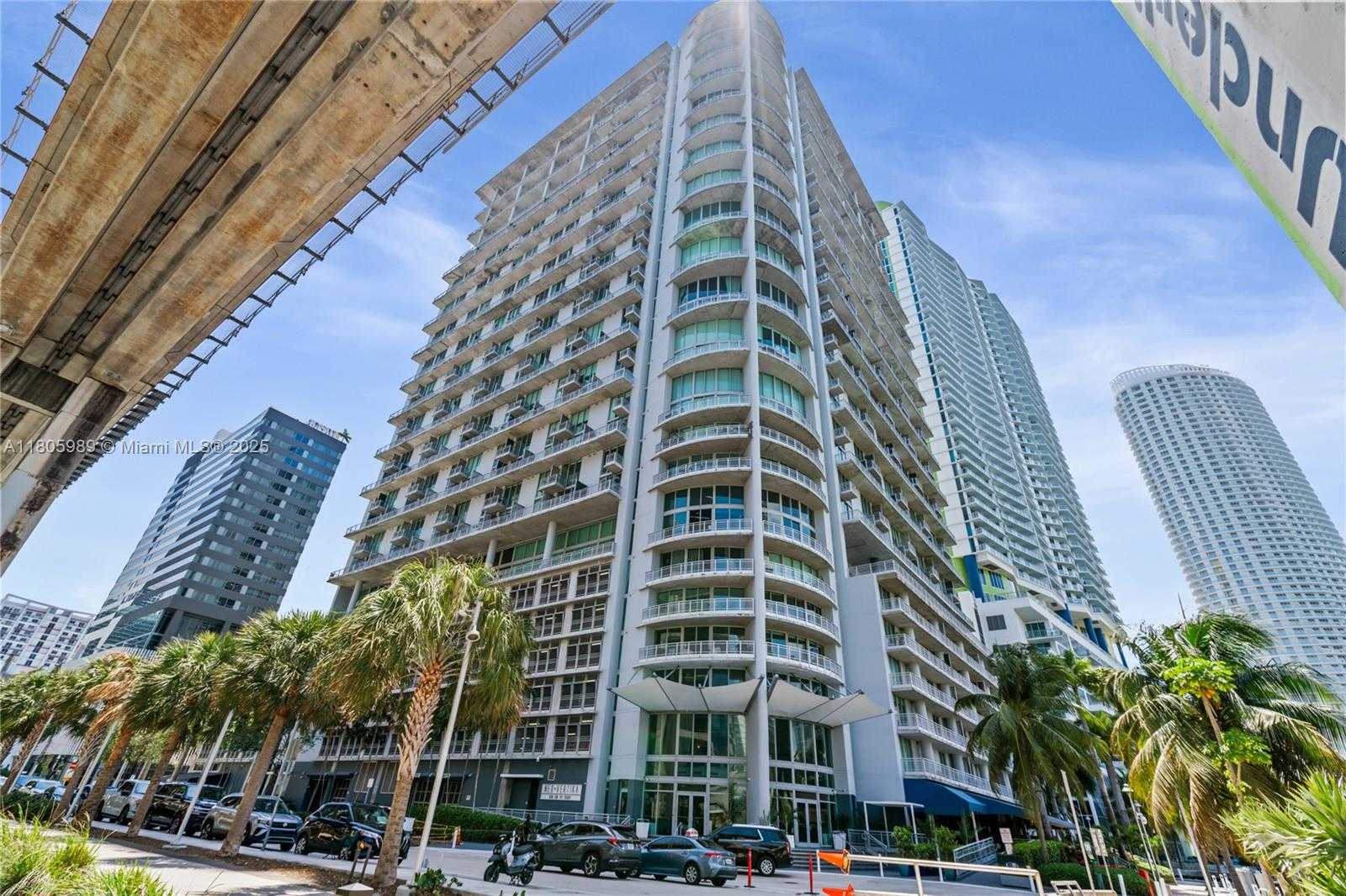 Small Image of 690 SOUTH WEST 1ST CT #2717, Miami Number 50