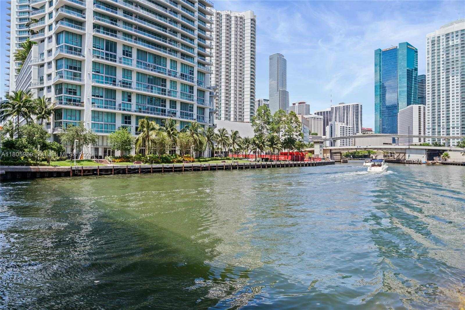 Small Image of 690 SOUTH WEST 1ST CT #2717, Miami Number 52