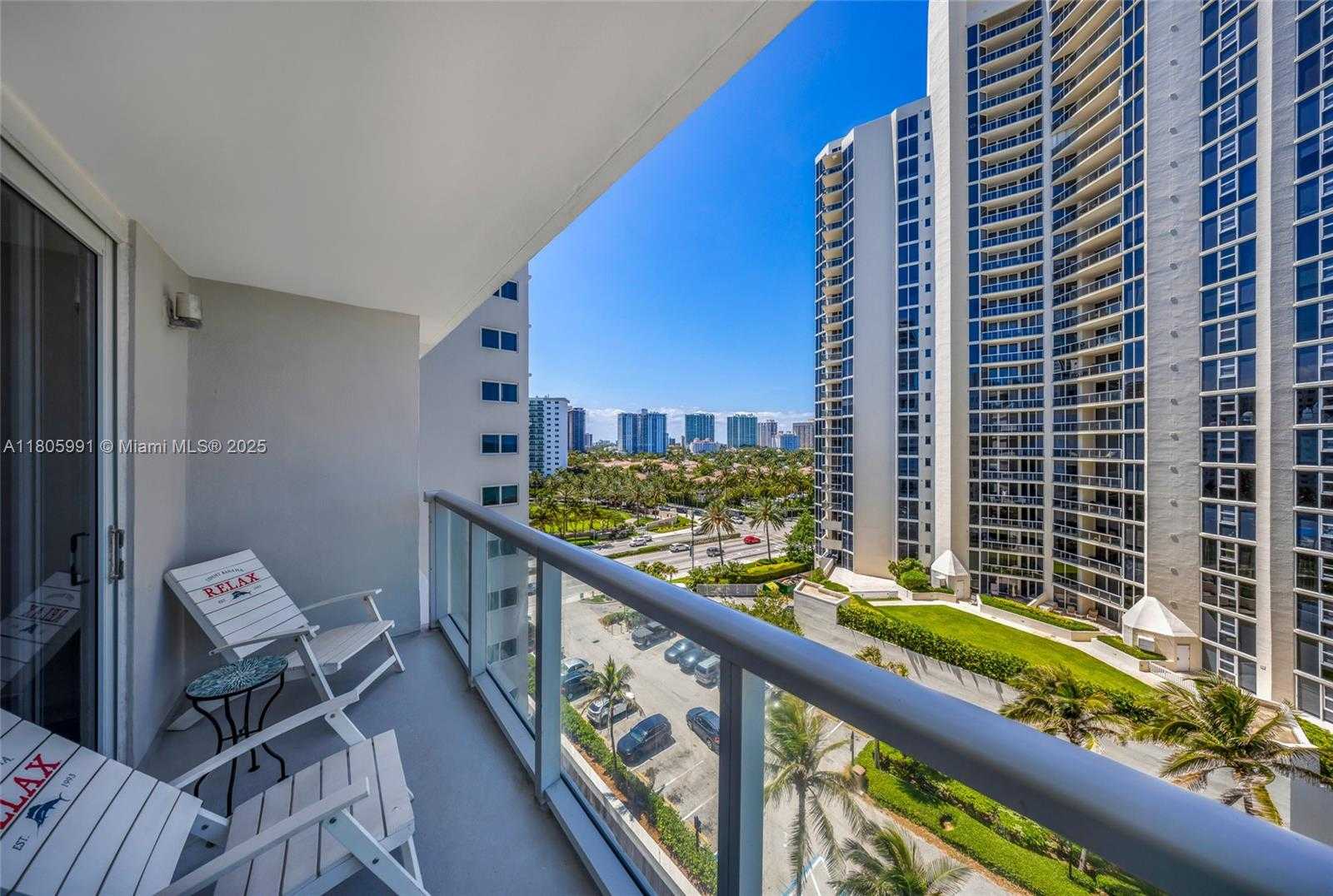 Small Image of 19201 COLLINS AVE #721, Sunny Isles Beach Number 4