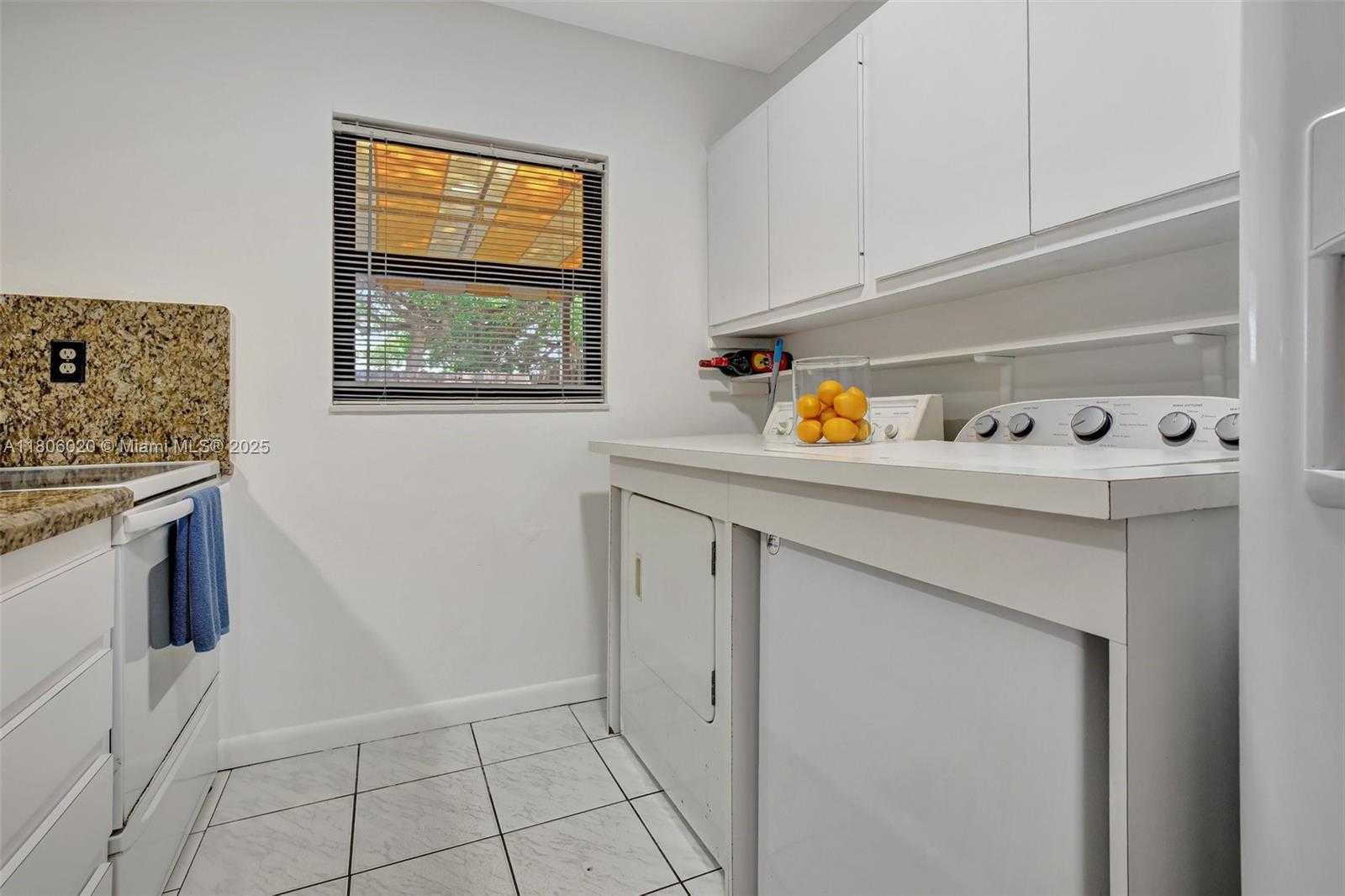 Small Image of 6703 KINGSMOOR WAY, Miami Lakes Number 10
