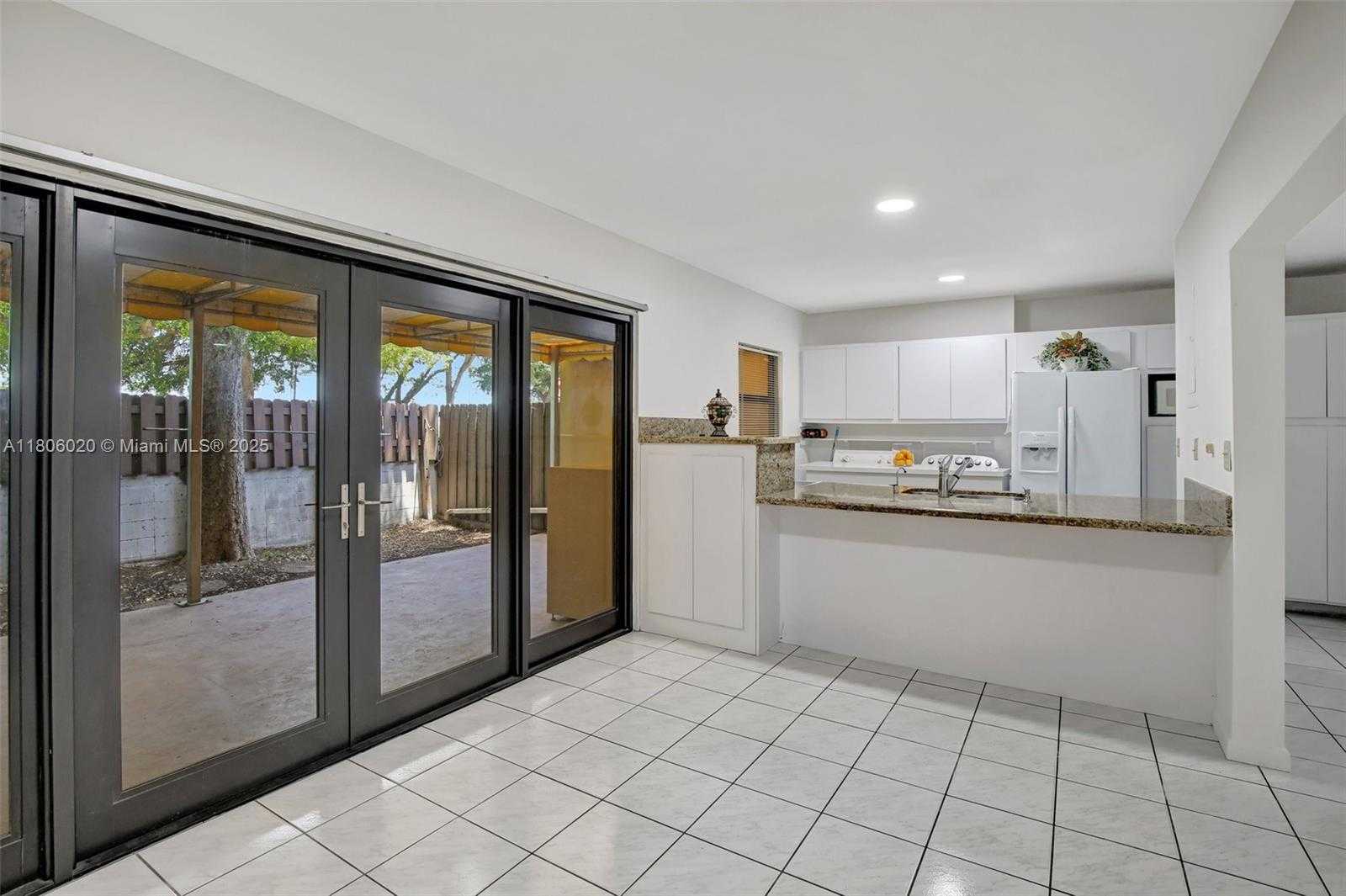 Small Image of 6703 KINGSMOOR WAY, Miami Lakes Number 13