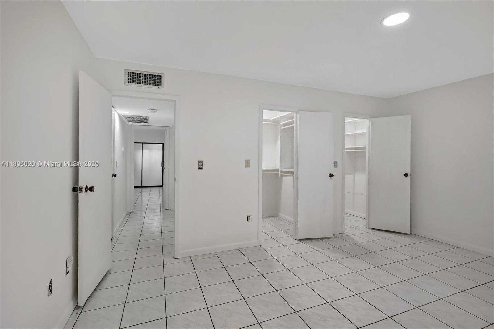 Small Image of 6703 KINGSMOOR WAY, Miami Lakes Number 17