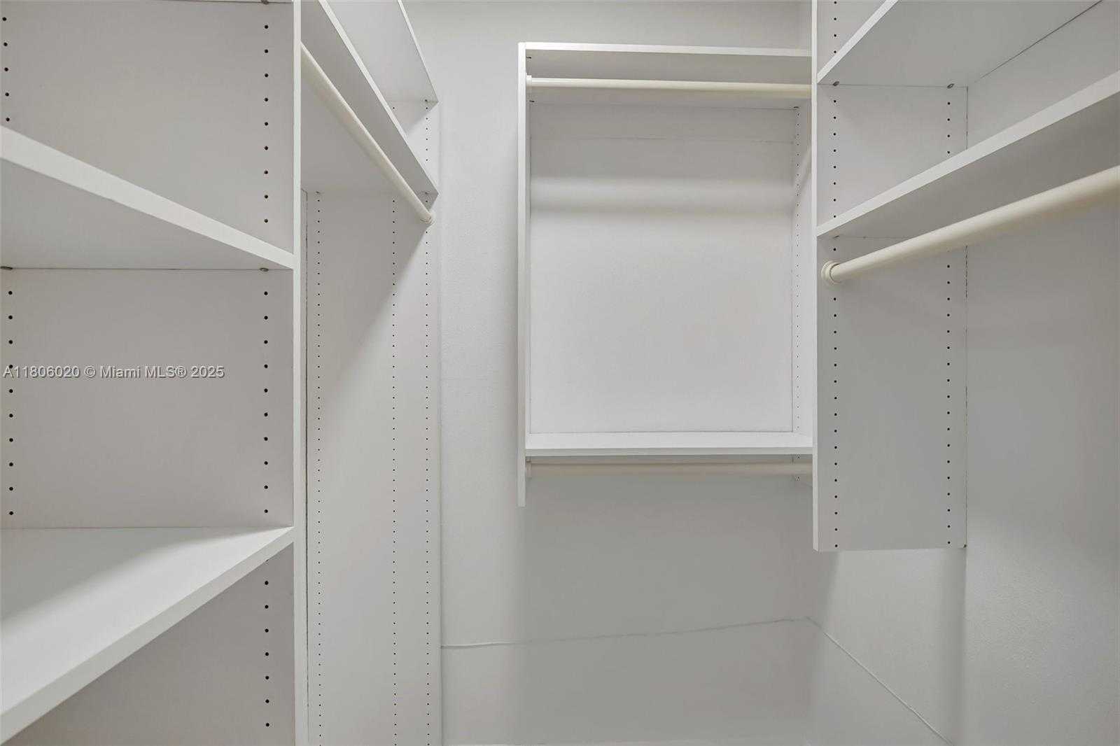 Small Image of 6703 KINGSMOOR WAY, Miami Lakes Number 20