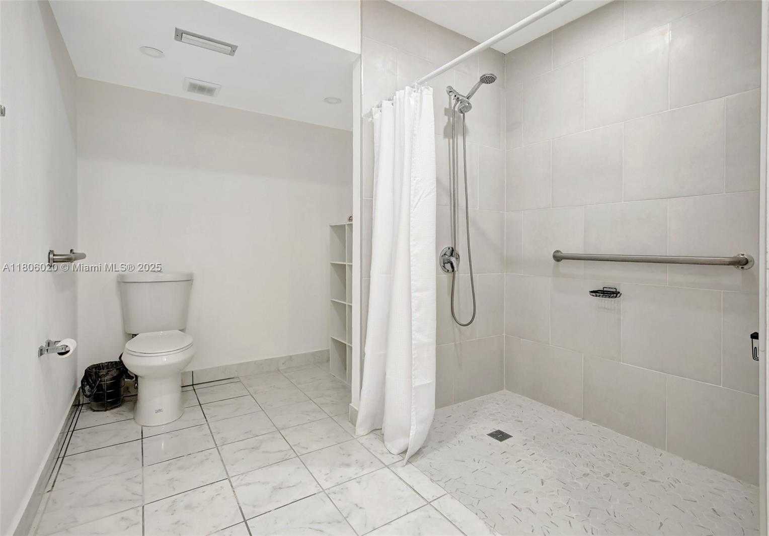 Small Image of 6703 KINGSMOOR WAY, Miami Lakes Number 23