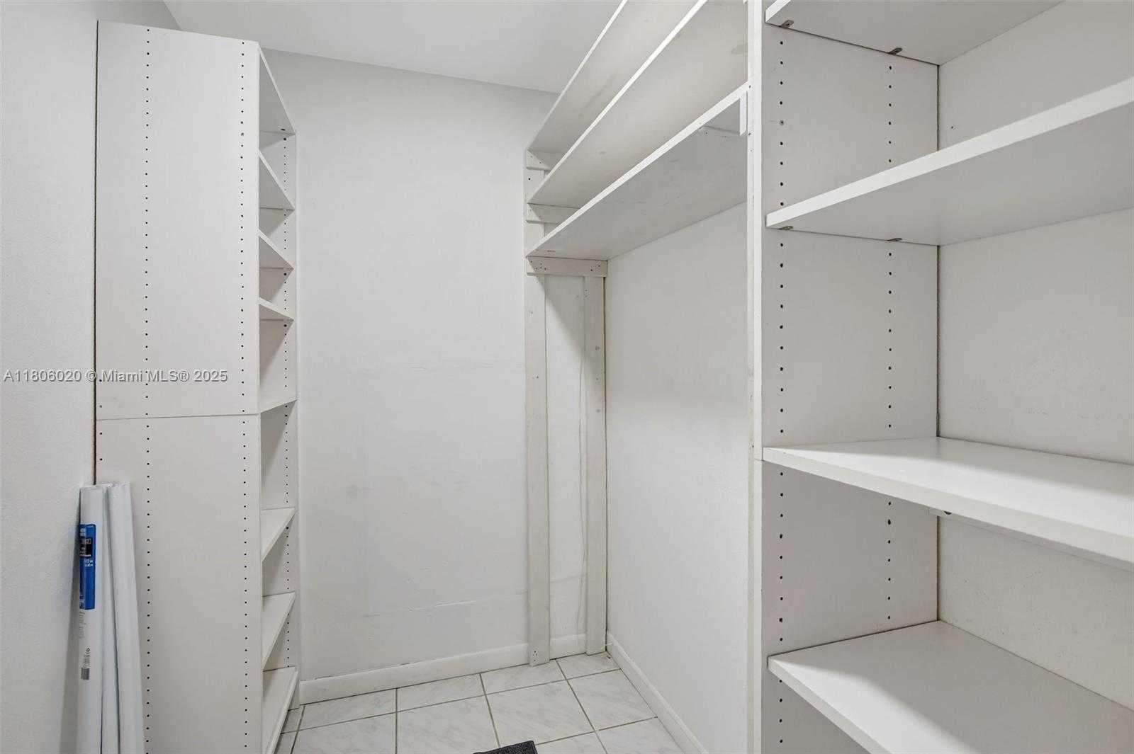 Small Image of 6703 KINGSMOOR WAY, Miami Lakes Number 28