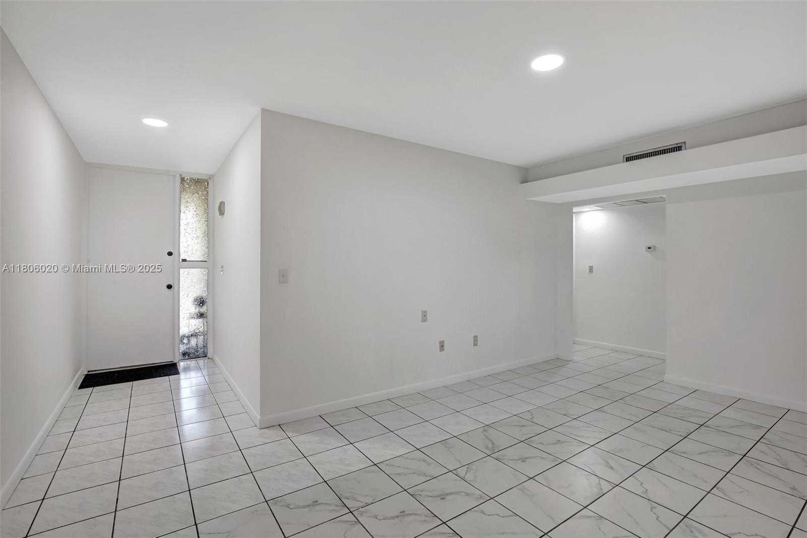 Small Image of 6703 KINGSMOOR WAY, Miami Lakes Number 5