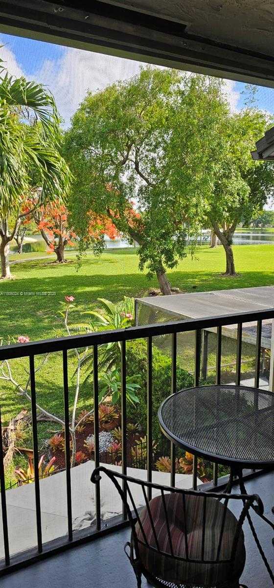 Small Image of 15545 SOUTH WEST 110TH TER, Miami Number 11