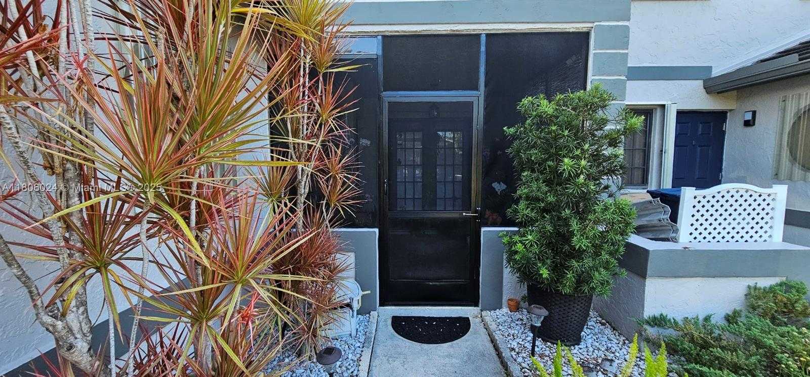 Small Image of 15545 SOUTH WEST 110TH TER, Miami Number 18