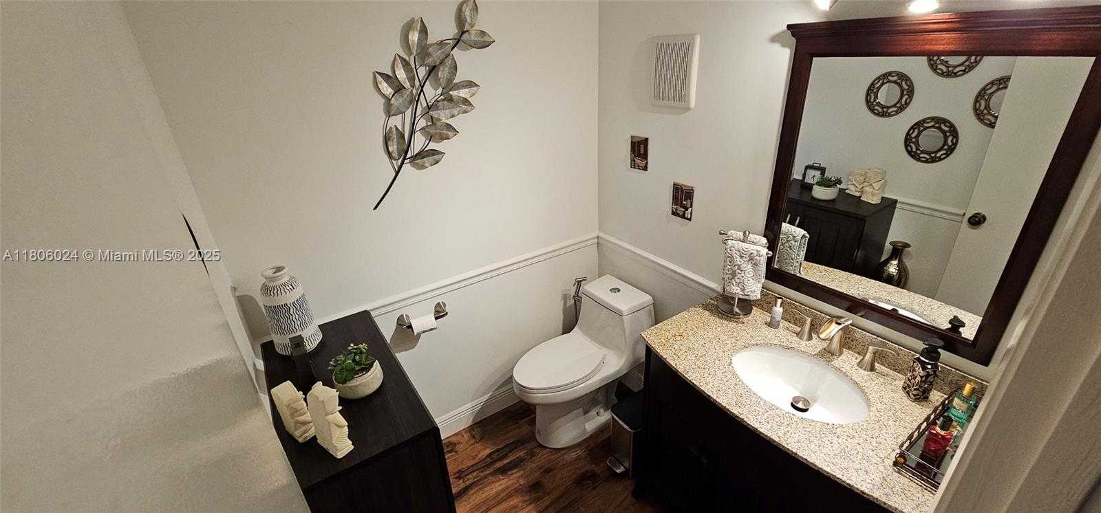 Small Image of 15545 SOUTH WEST 110TH TER, Miami Number 20