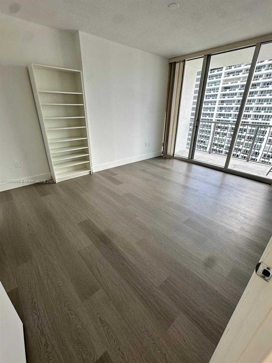 Small Image of 1750 NORTH BAYSHORE DR #2906, Miami Number 10
