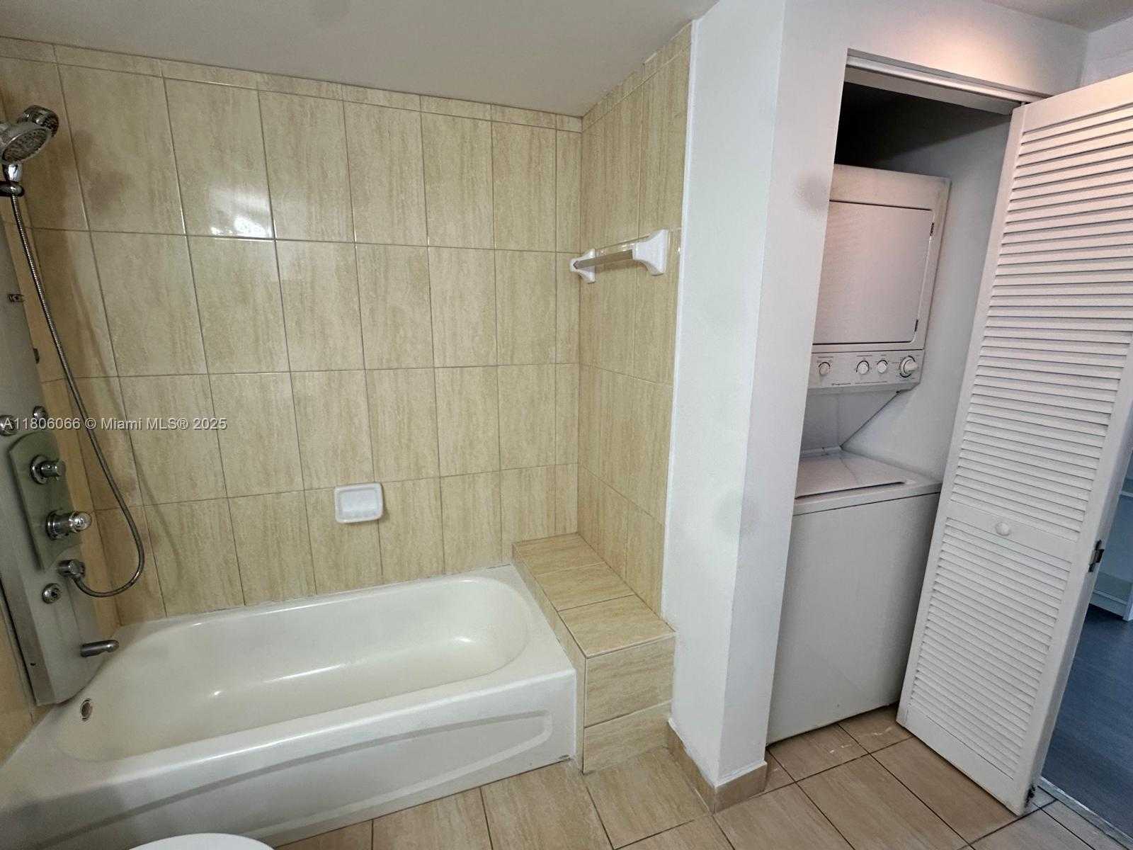 Small Image of 1750 NORTH BAYSHORE DR #2906, Miami Number 13