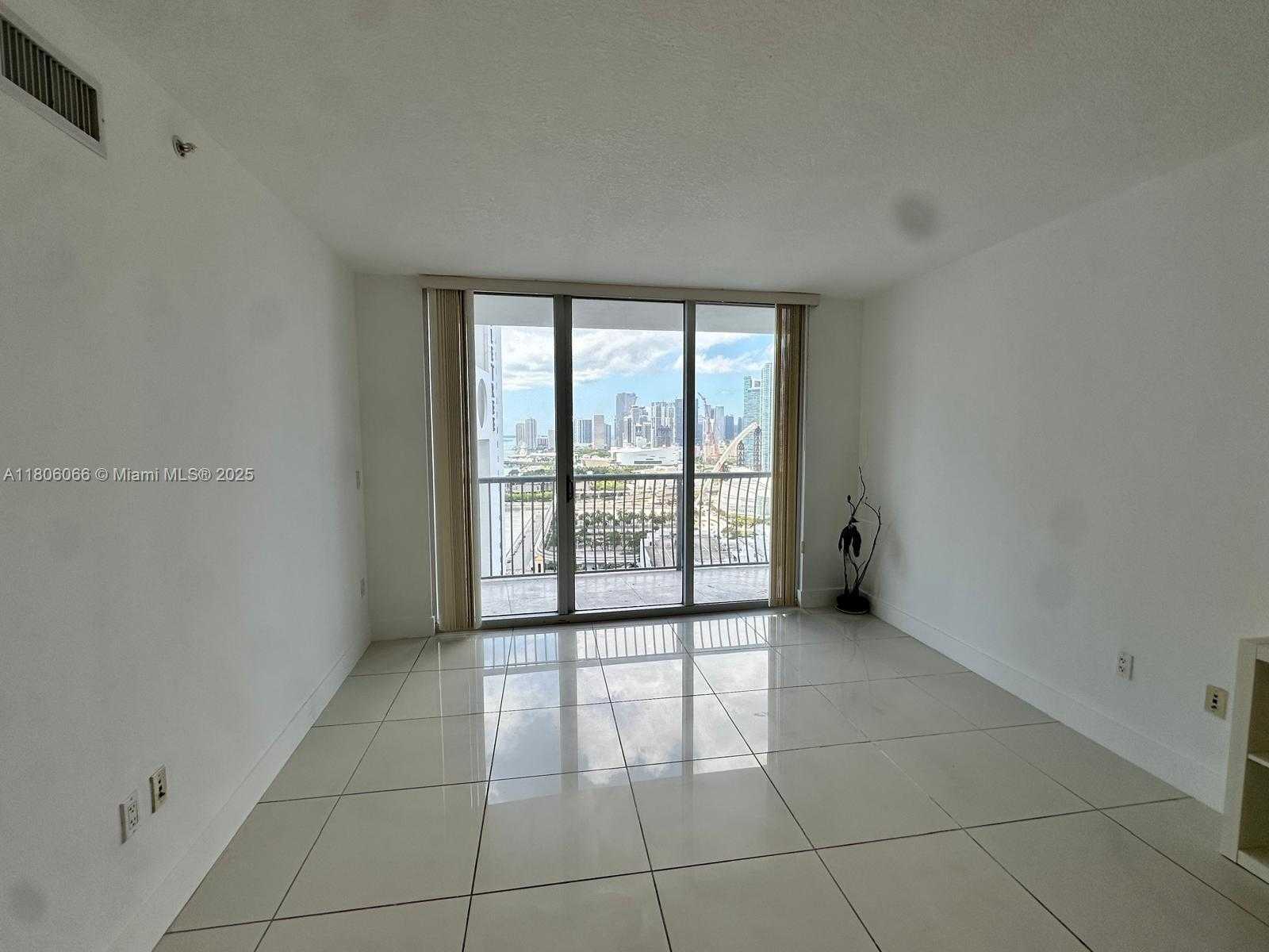 Small Image of 1750 NORTH BAYSHORE DR #2906, Miami Number 8