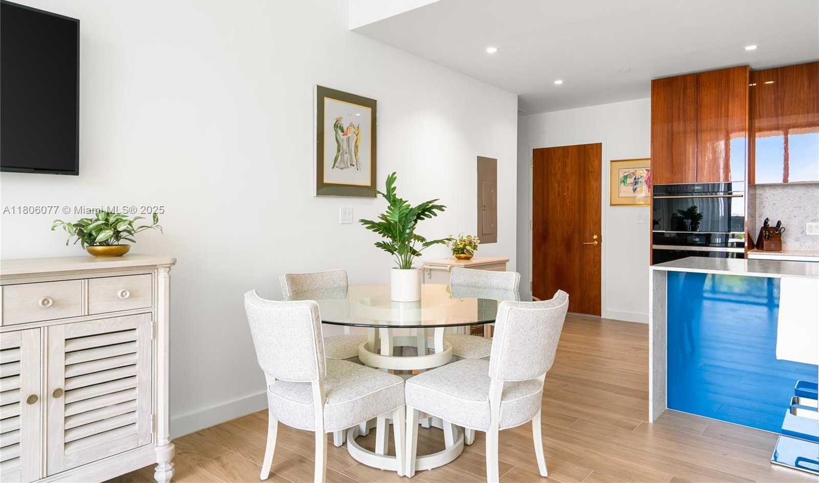 Small Image of 2678 TIGERTAIL AVE #713, Miami Number 10