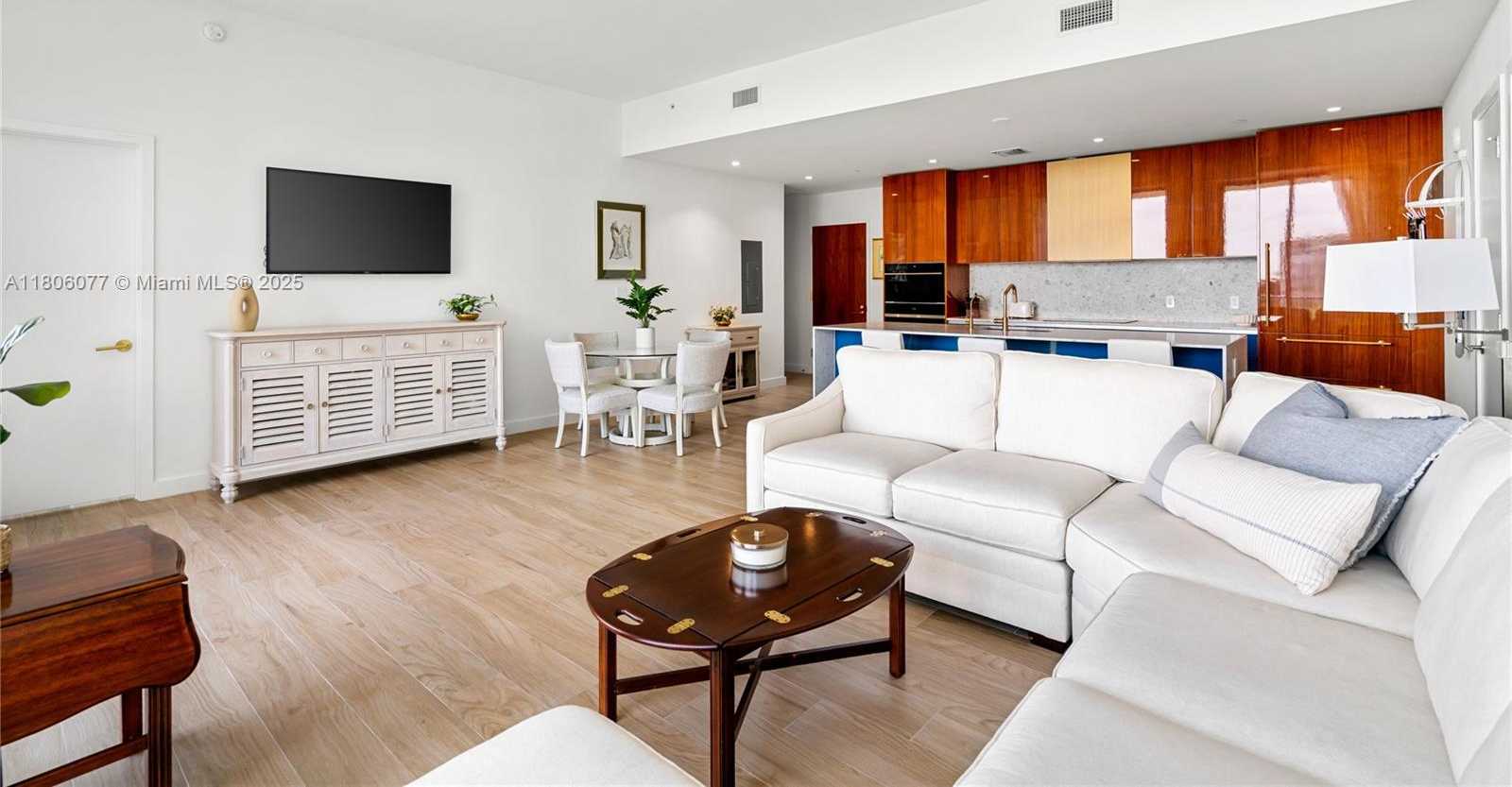 Small Image of 2678 TIGERTAIL AVE #713, Miami Number 11