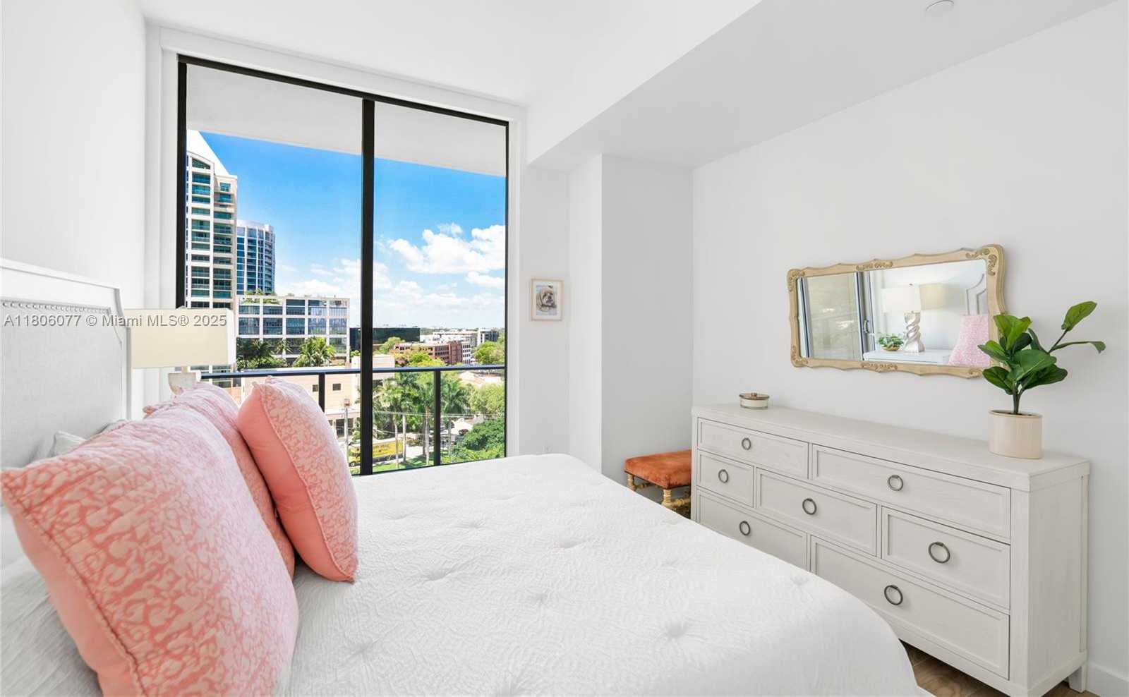 Small Image of 2678 TIGERTAIL AVE #713, Miami Number 15