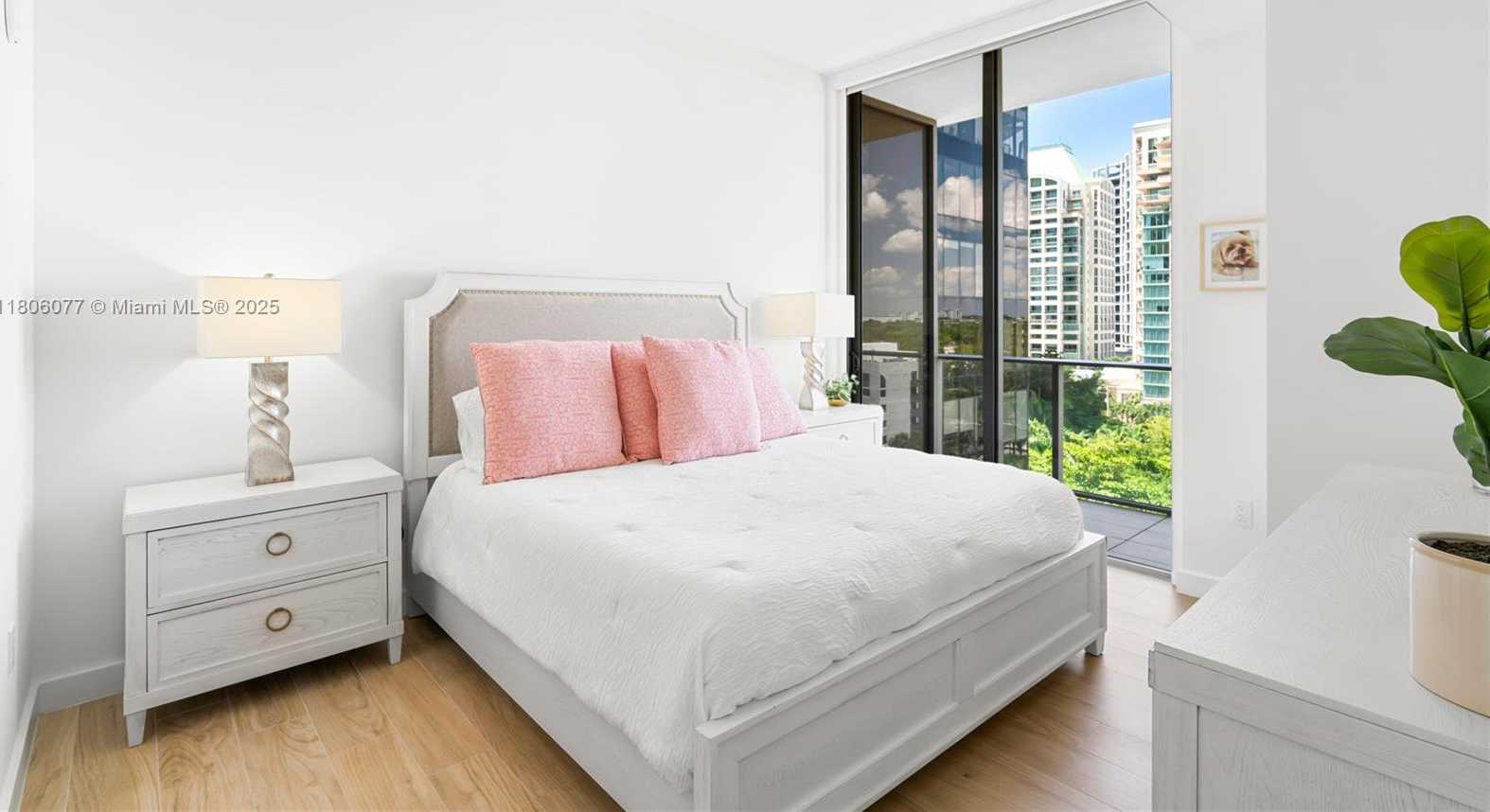Small Image of 2678 TIGERTAIL AVE #713, Miami Number 17