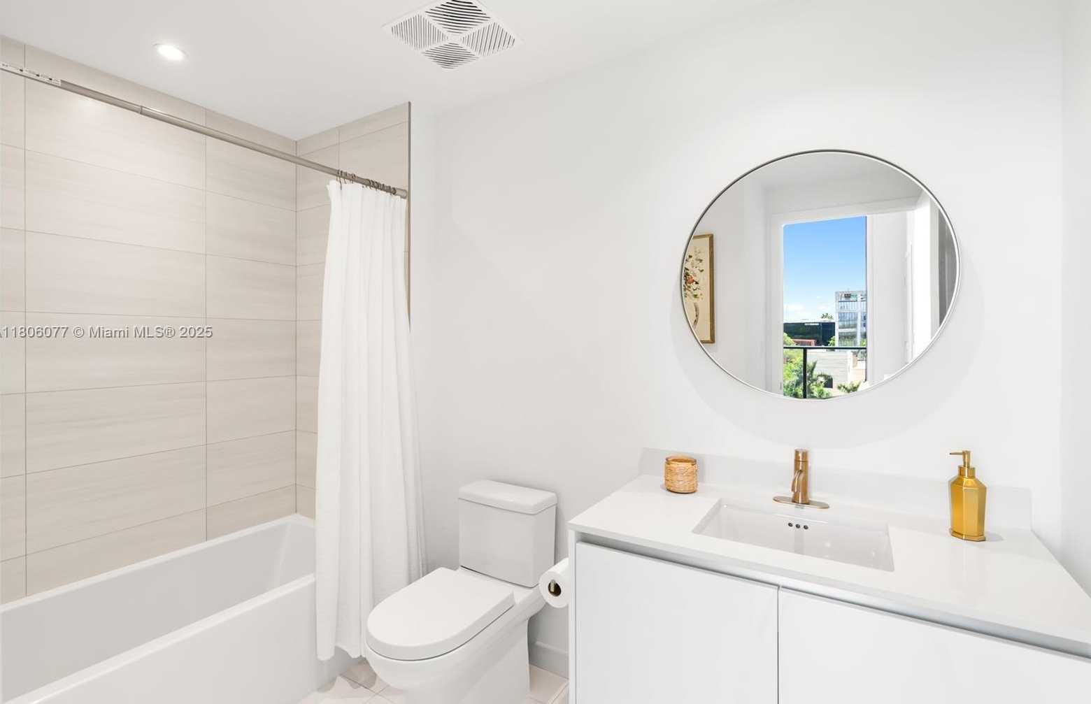 Small Image of 2678 TIGERTAIL AVE #713, Miami Number 29