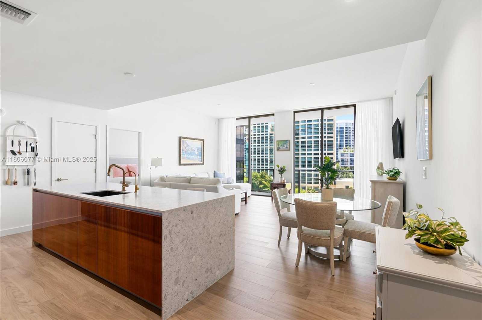 Small Image of 2678 TIGERTAIL AVE #713, Miami Number 3
